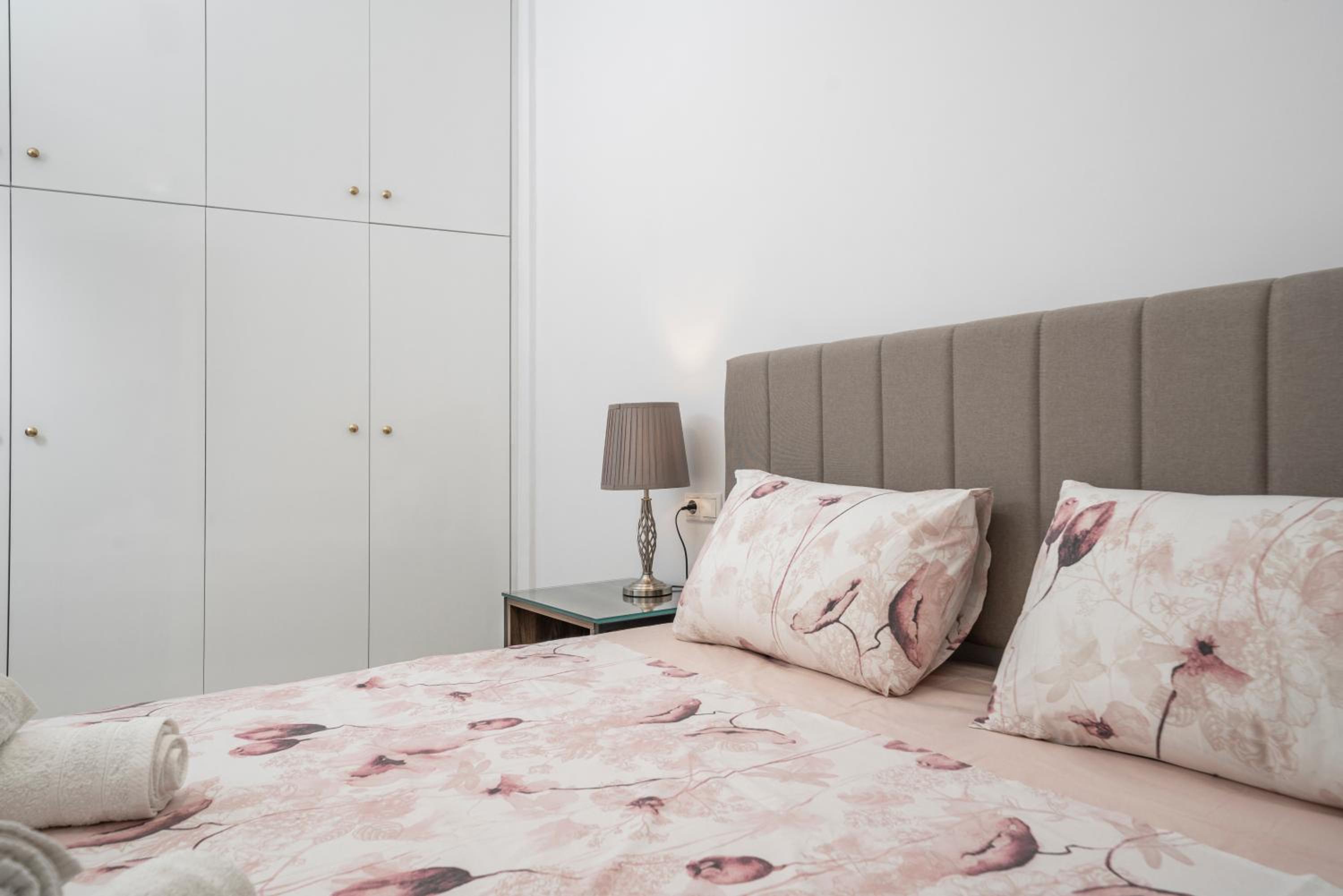 NEON 2BR Luxurious Central Apt Heraklion photo 4