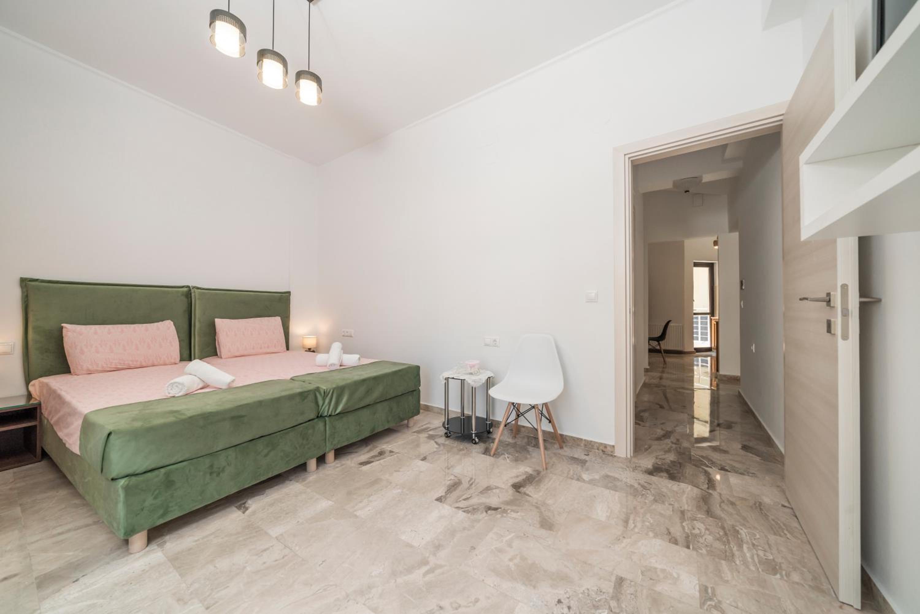 NEON 2BR Luxurious Central Apt Heraklion photo 5