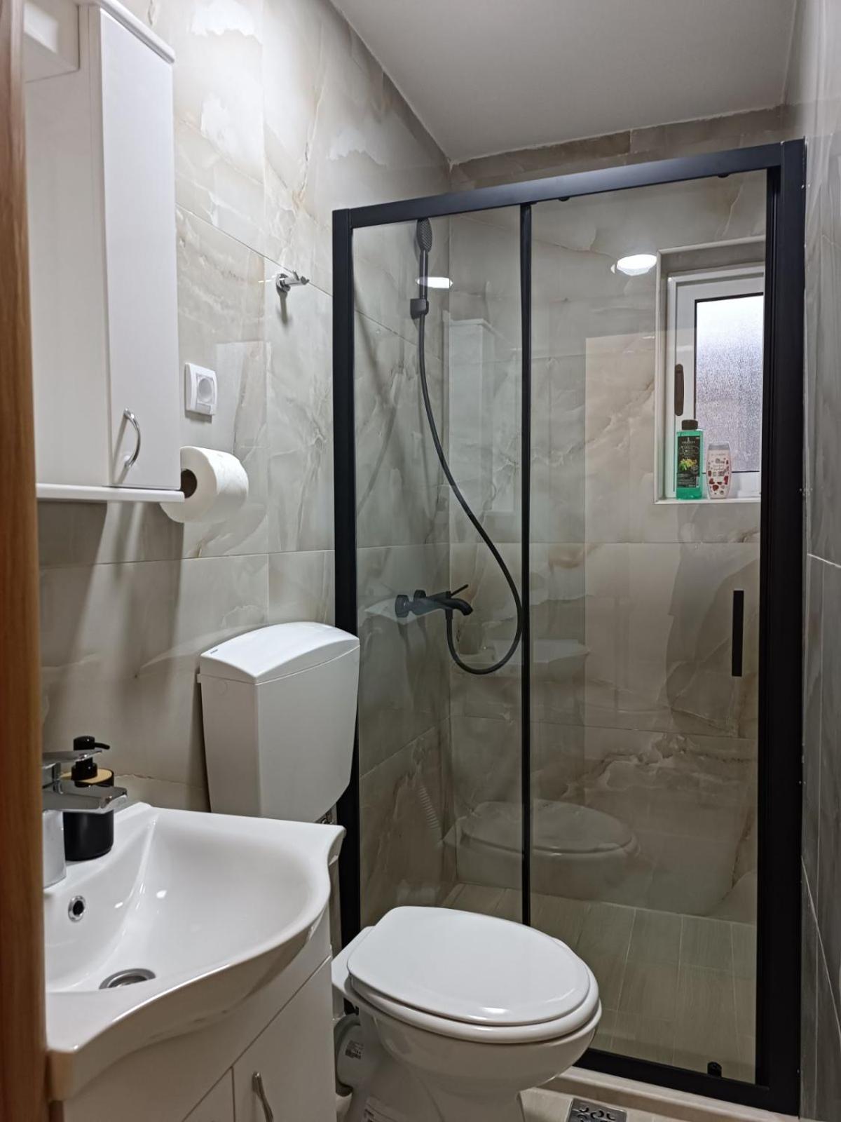 Apartmani Lena
