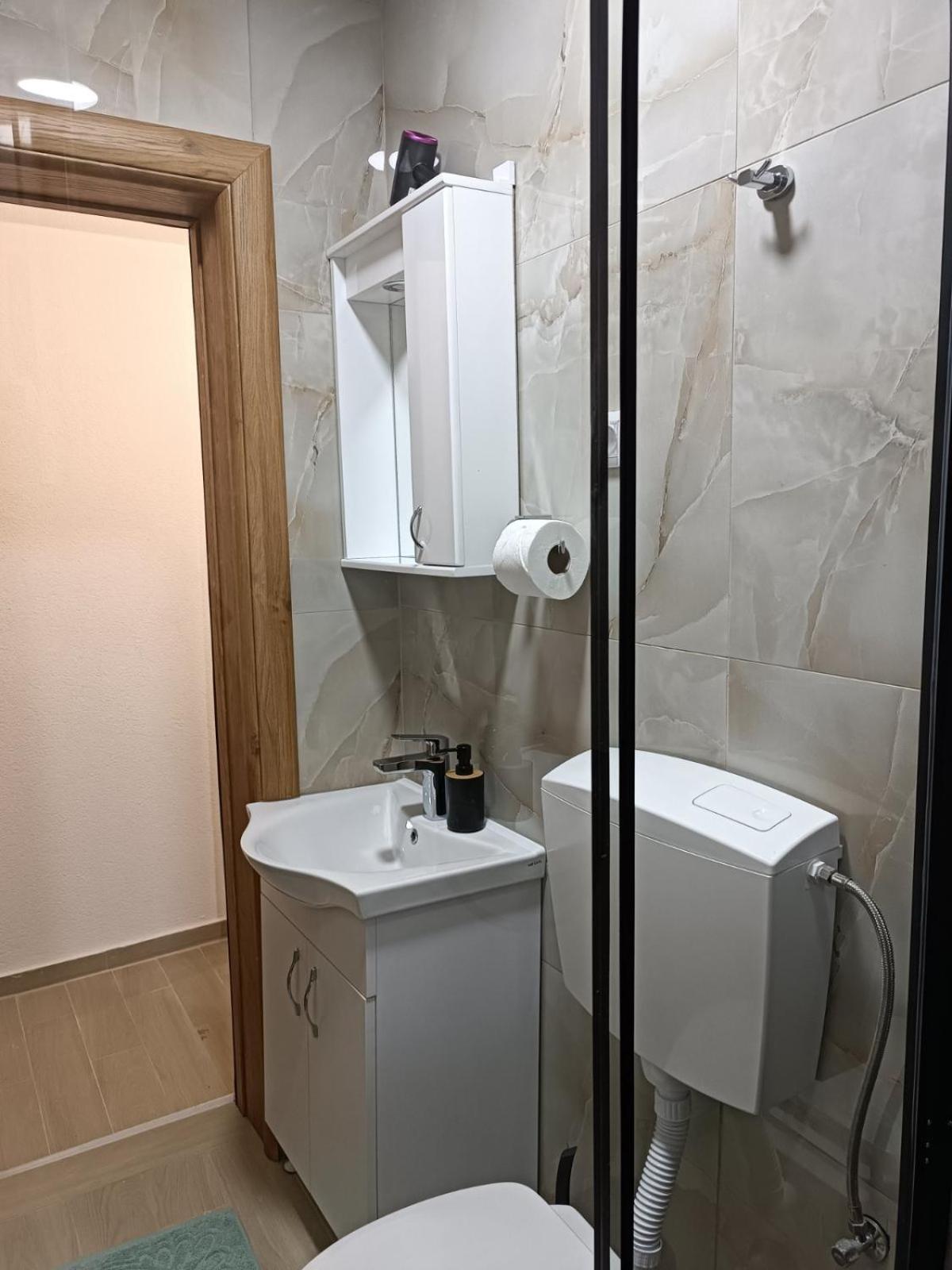 Apartmani Lena