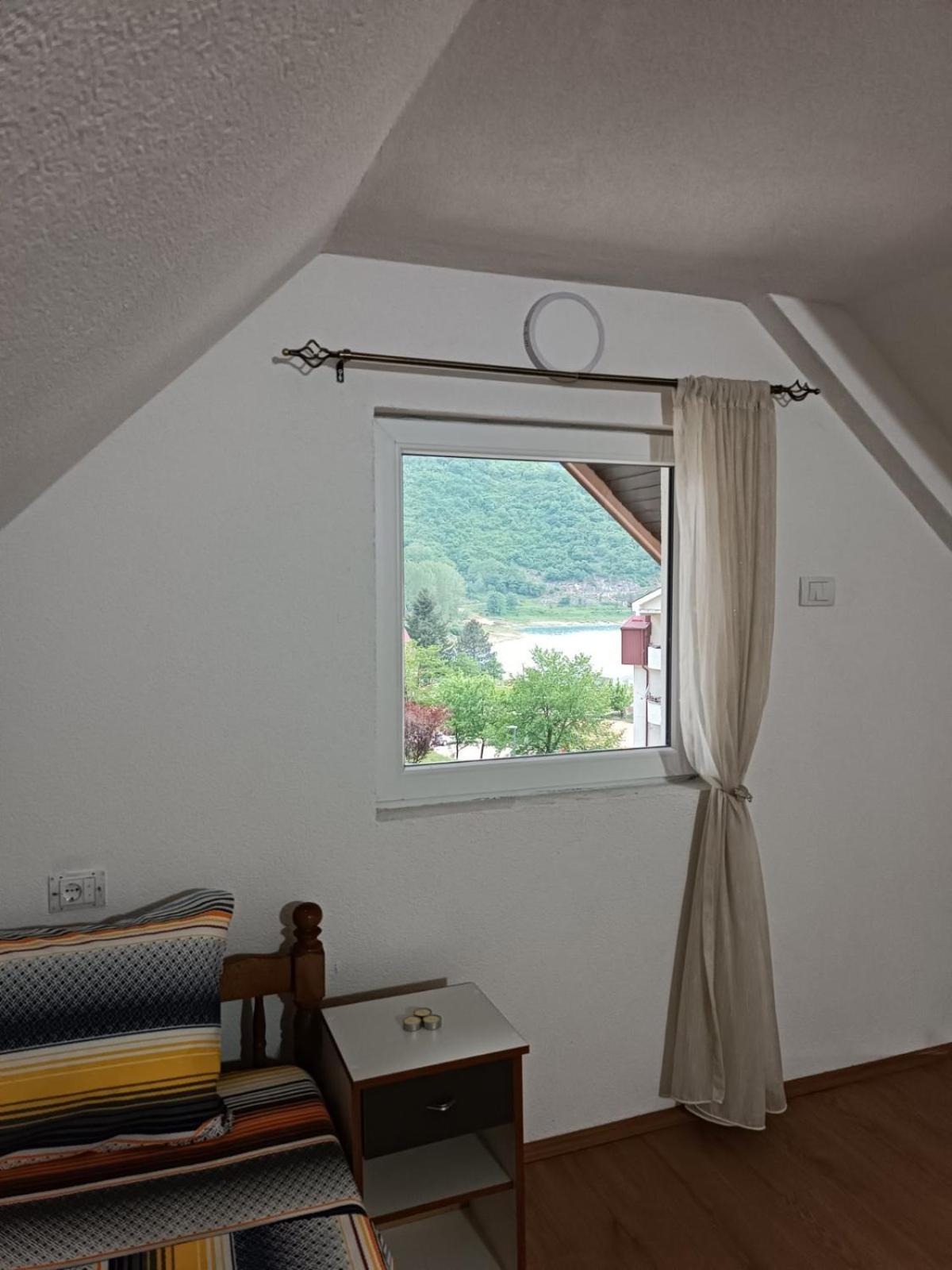 Apartmani Lena