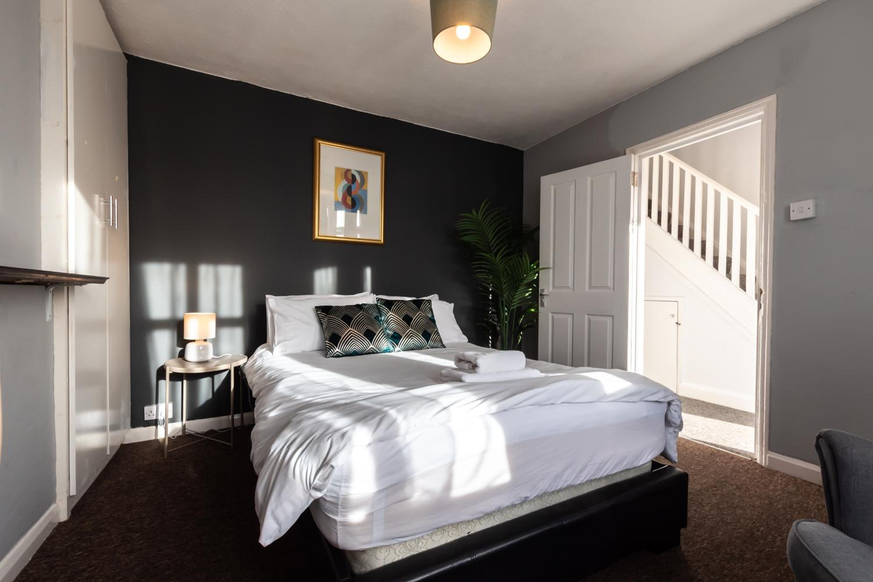 6 beds in 4 bedrooms house view 4