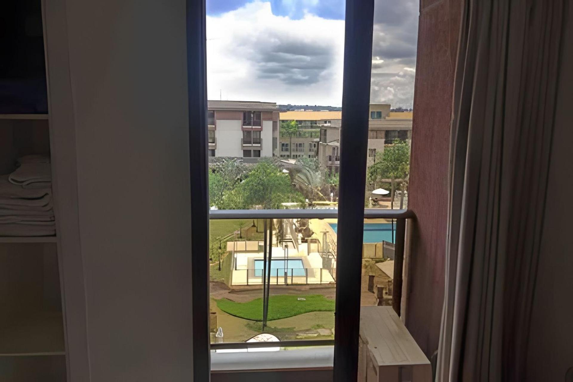 Life Resort beira lago próx a esplanada