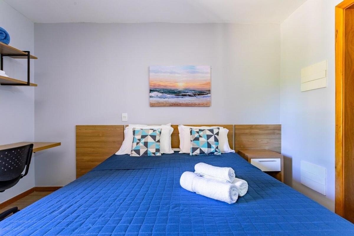 Life Resort beira lago próx a esplanada