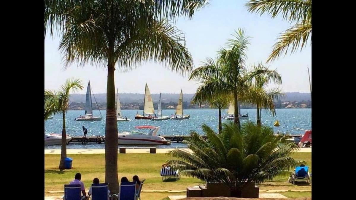Life Resort beira lago próx a esplanada
