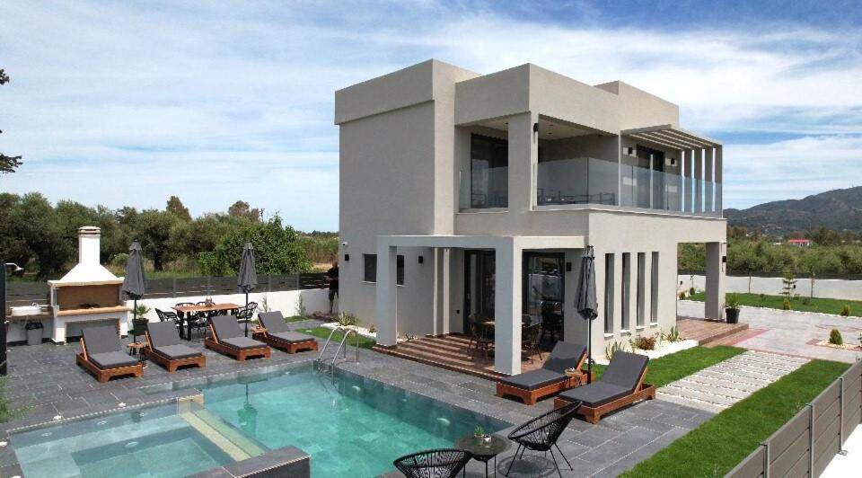 Mamica Luxury Villa view 2