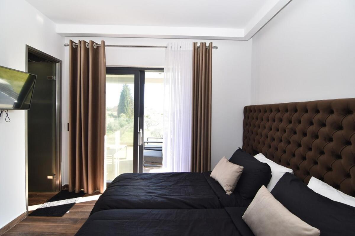 Mamica Luxury Villa photo 4