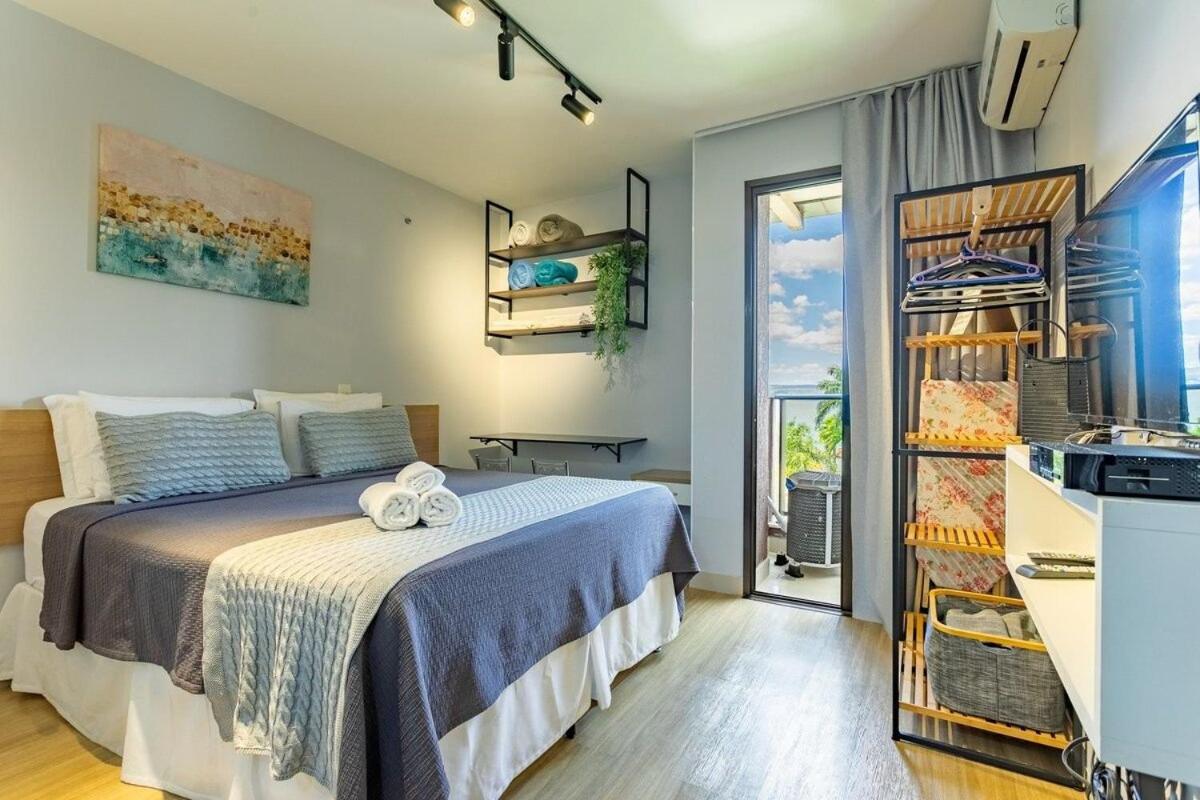 Life Resort beira lago próx a esplanada