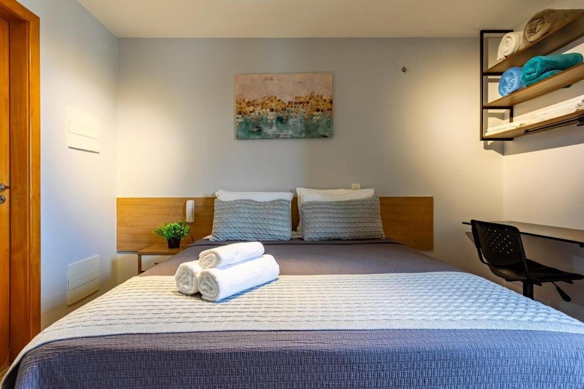 Life Resort beira lago próx a esplanada