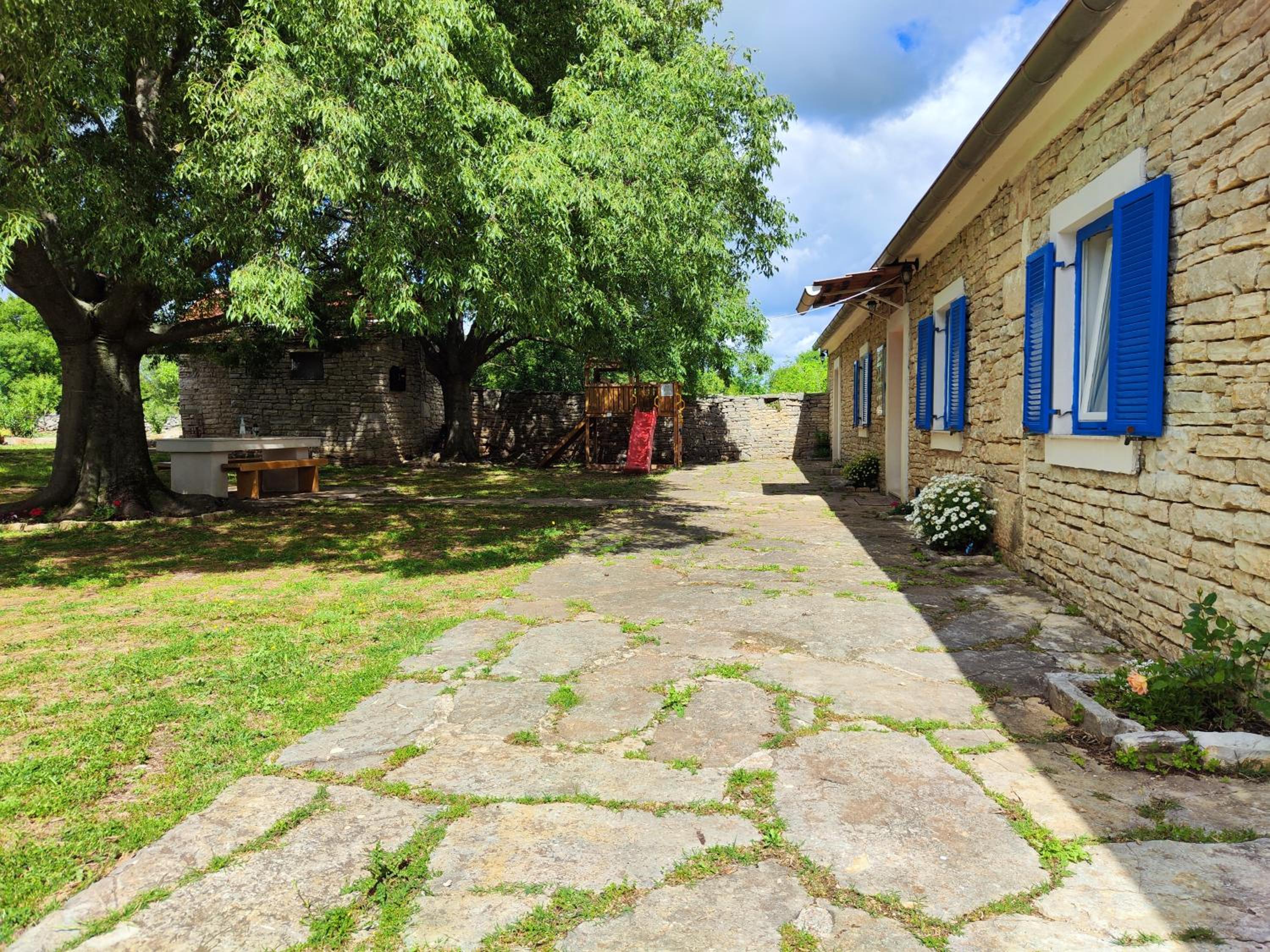 The Old Stone House Dida Jure