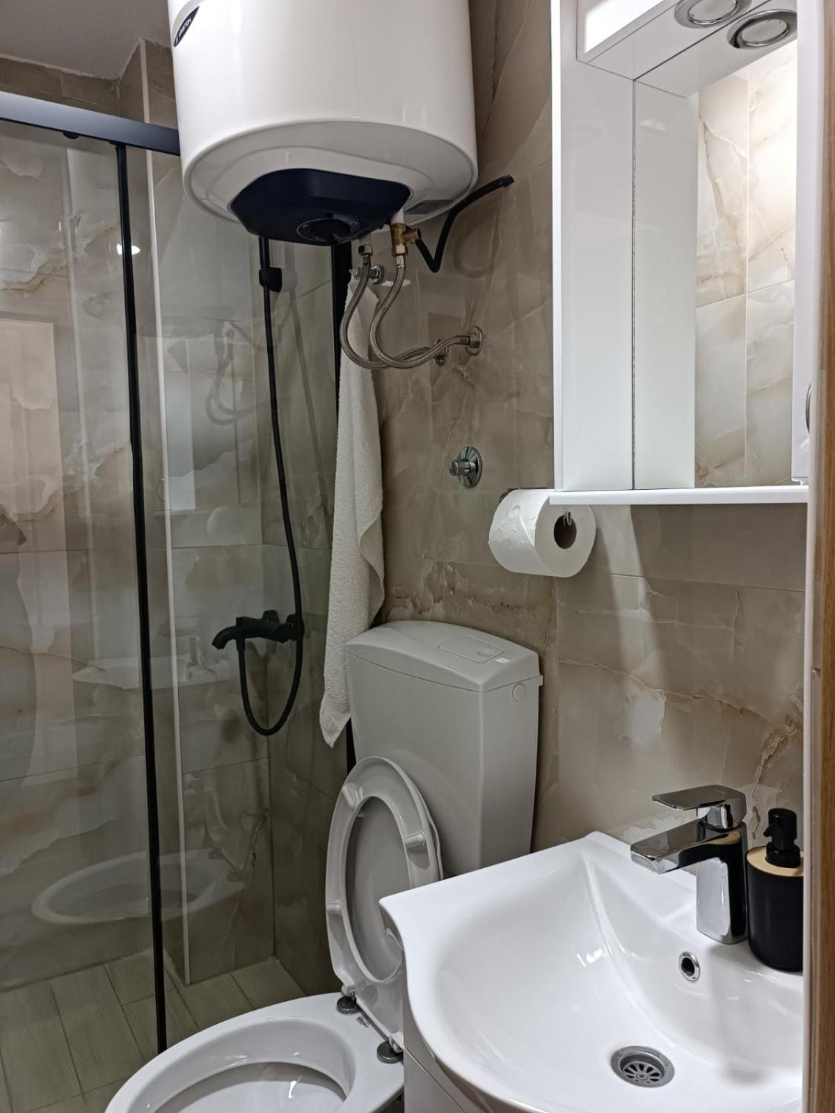 Apartmani Lena