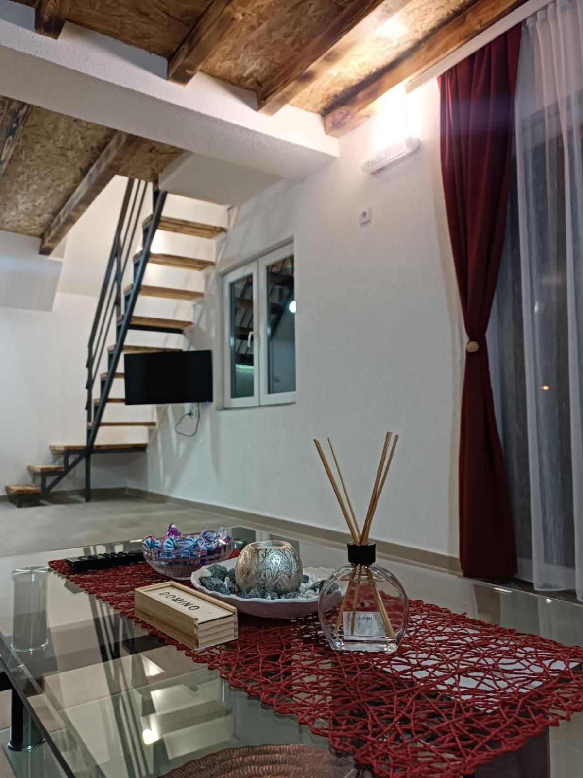 Apartmani Lena
