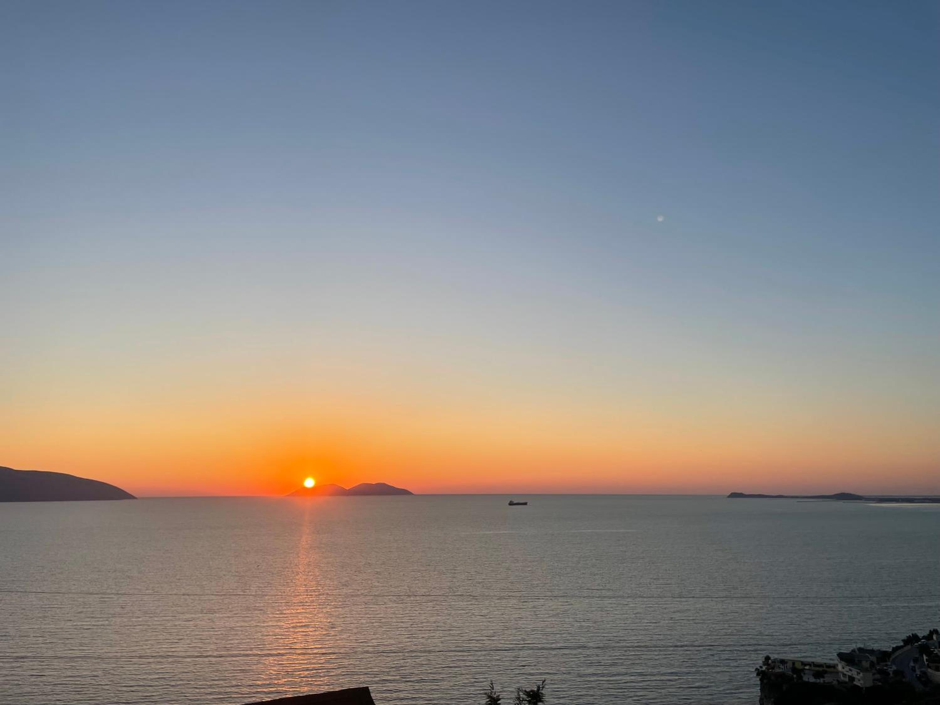 Sunset Vista Guesthouse