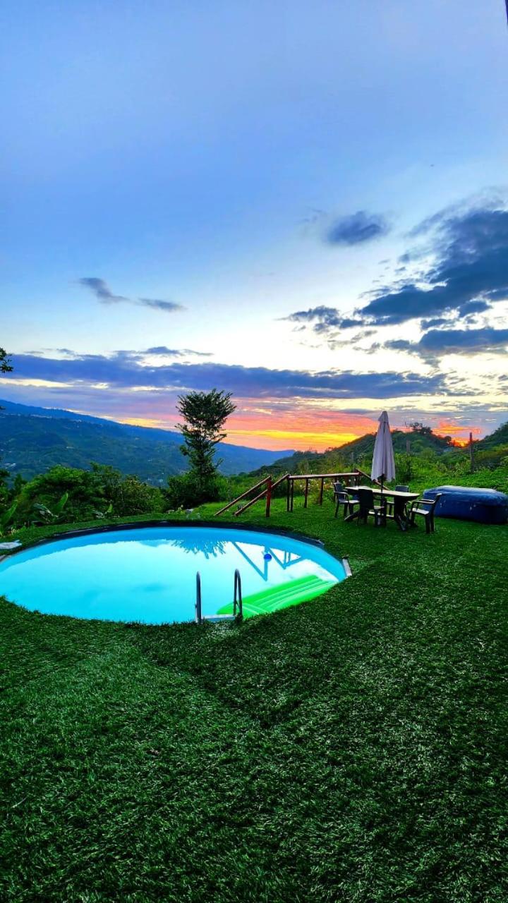 Posada Turistica Rural y Glamping Altos del Dorado La Mesa