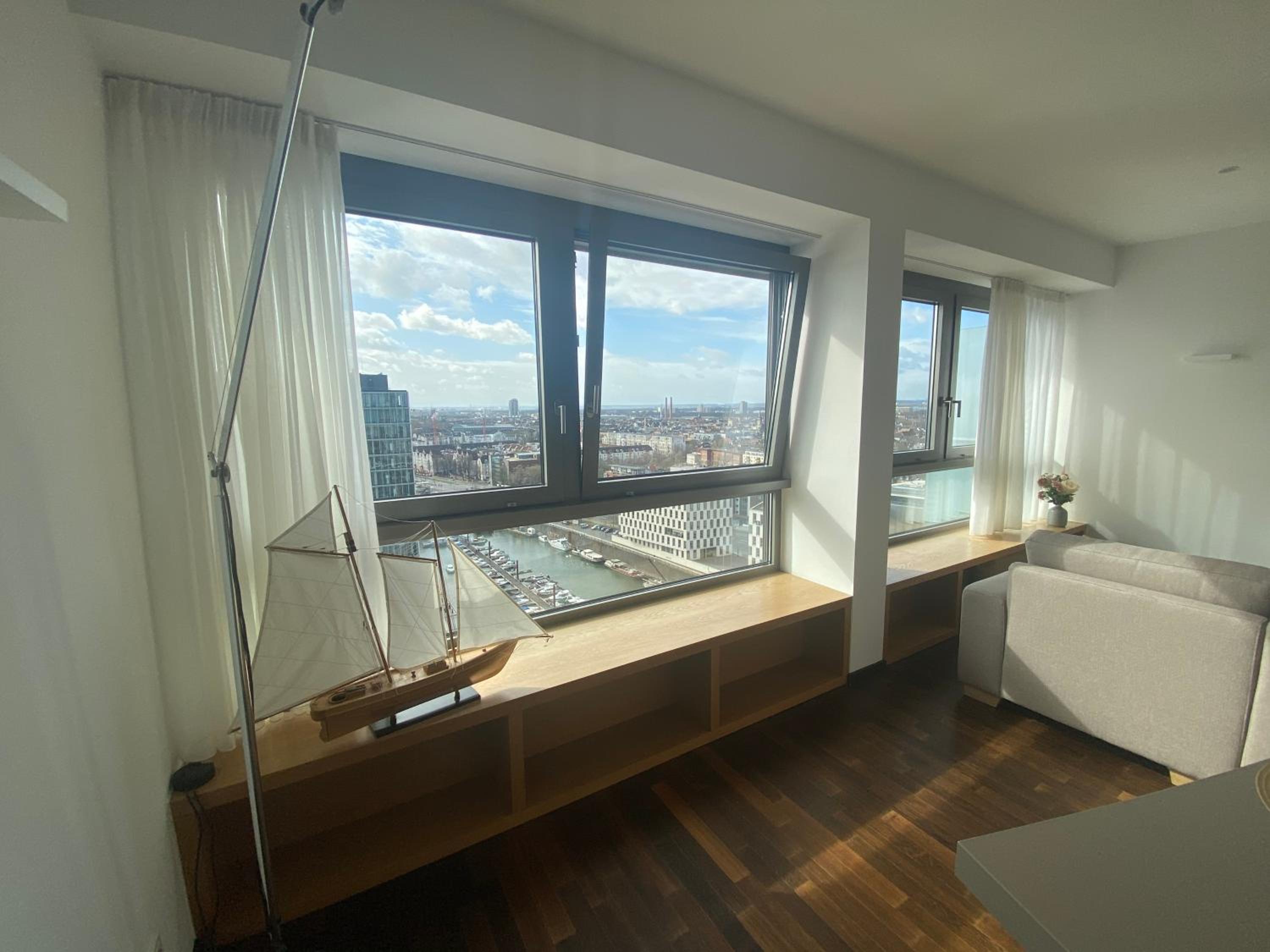 Luxurious apartment in high class building Kranhaus in Cologne