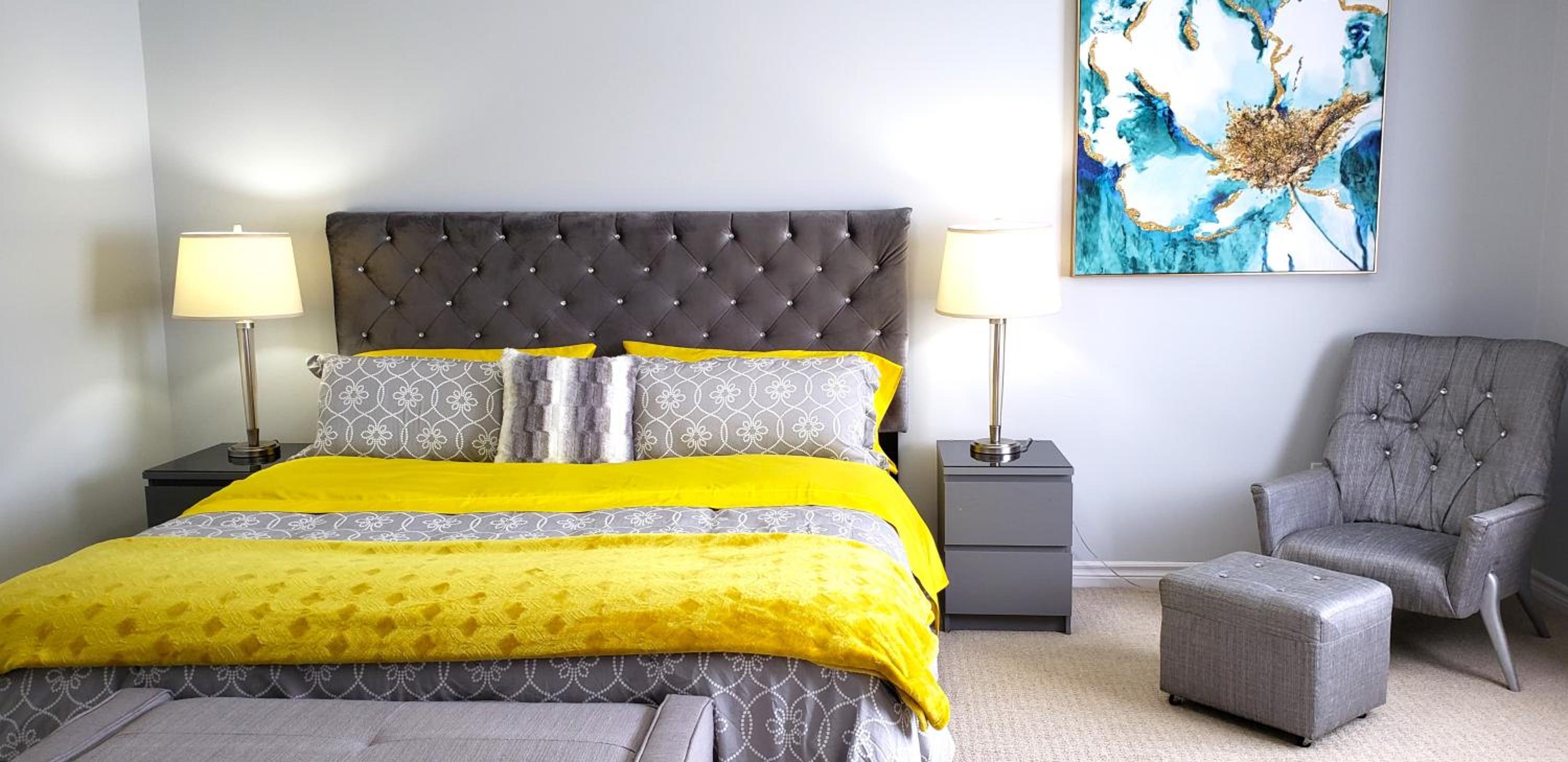Kitchener Vacations - Stylish 3 Bdrm house- king bed, Netflix, parking - Property Image 17