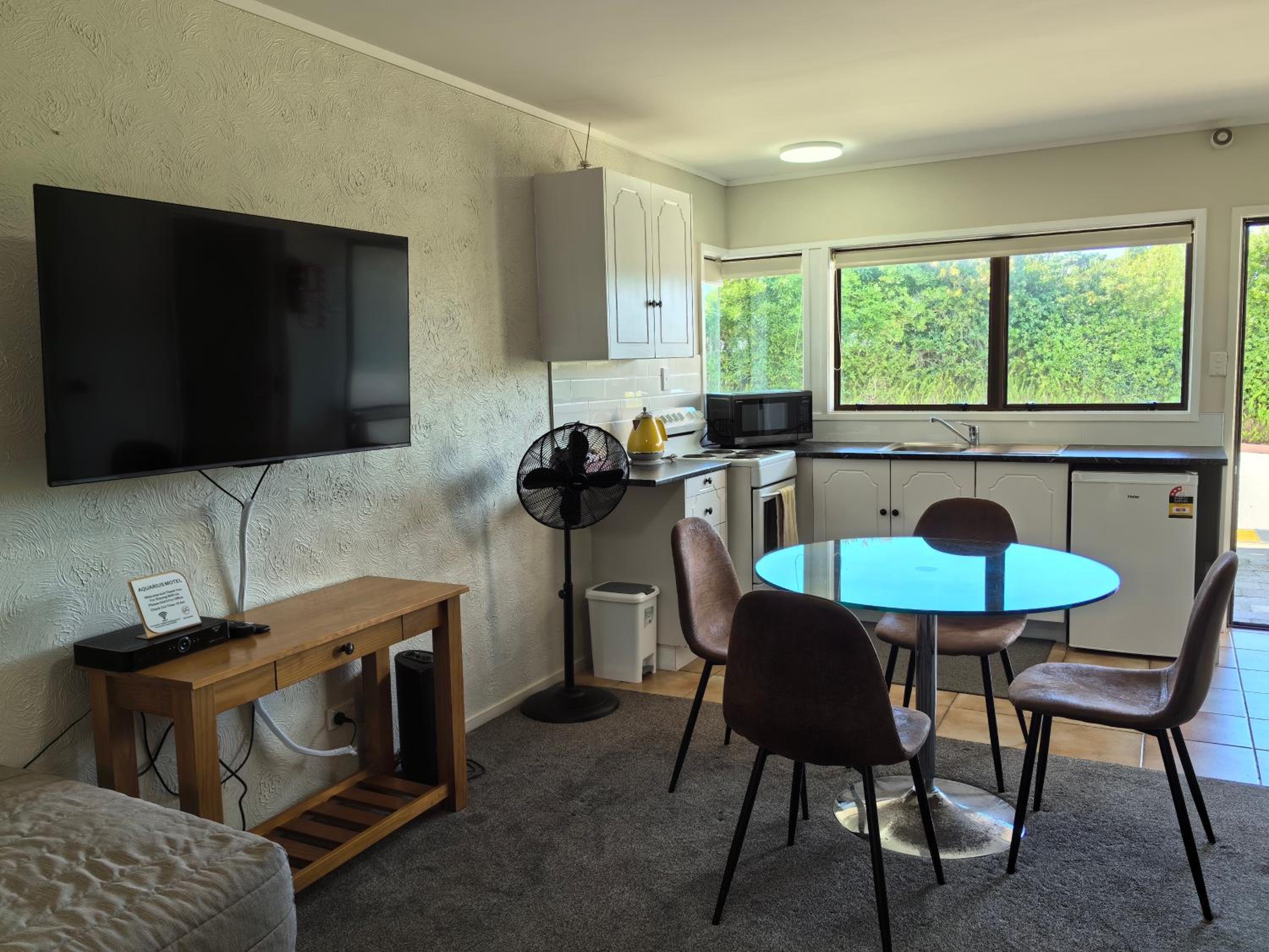 Aquarius Motel