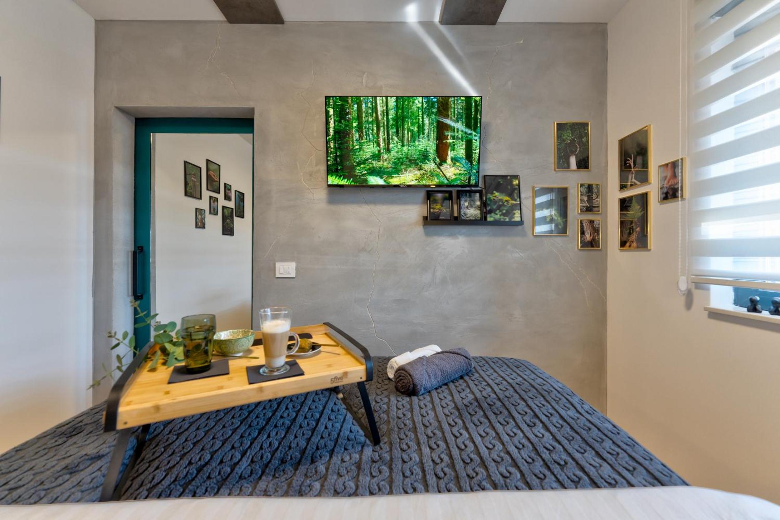 Evergreen Central Residence 65 view 3