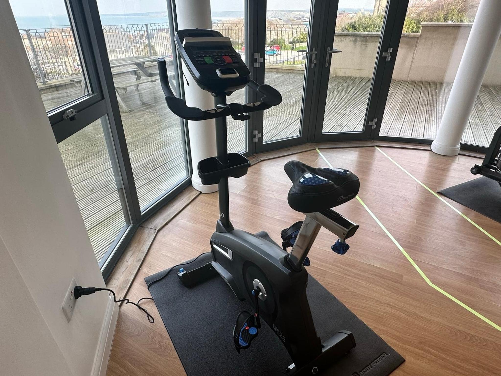 Amazing 2-bedroom apartment with lovely sea views view 3