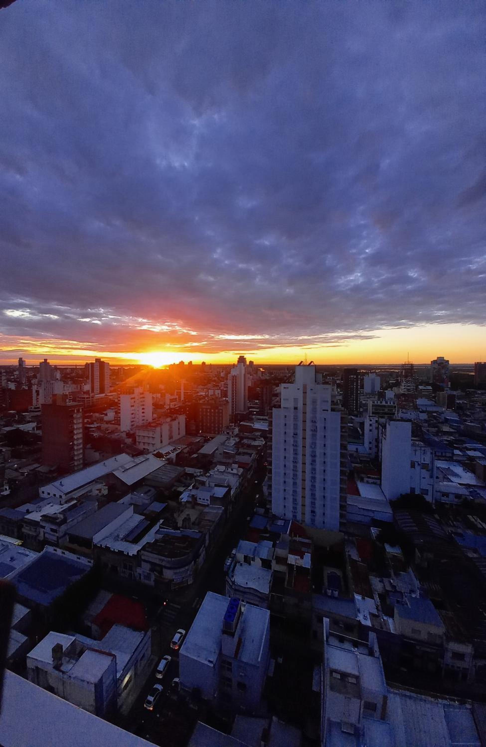 Departamento céntrico con vista al río Paraná