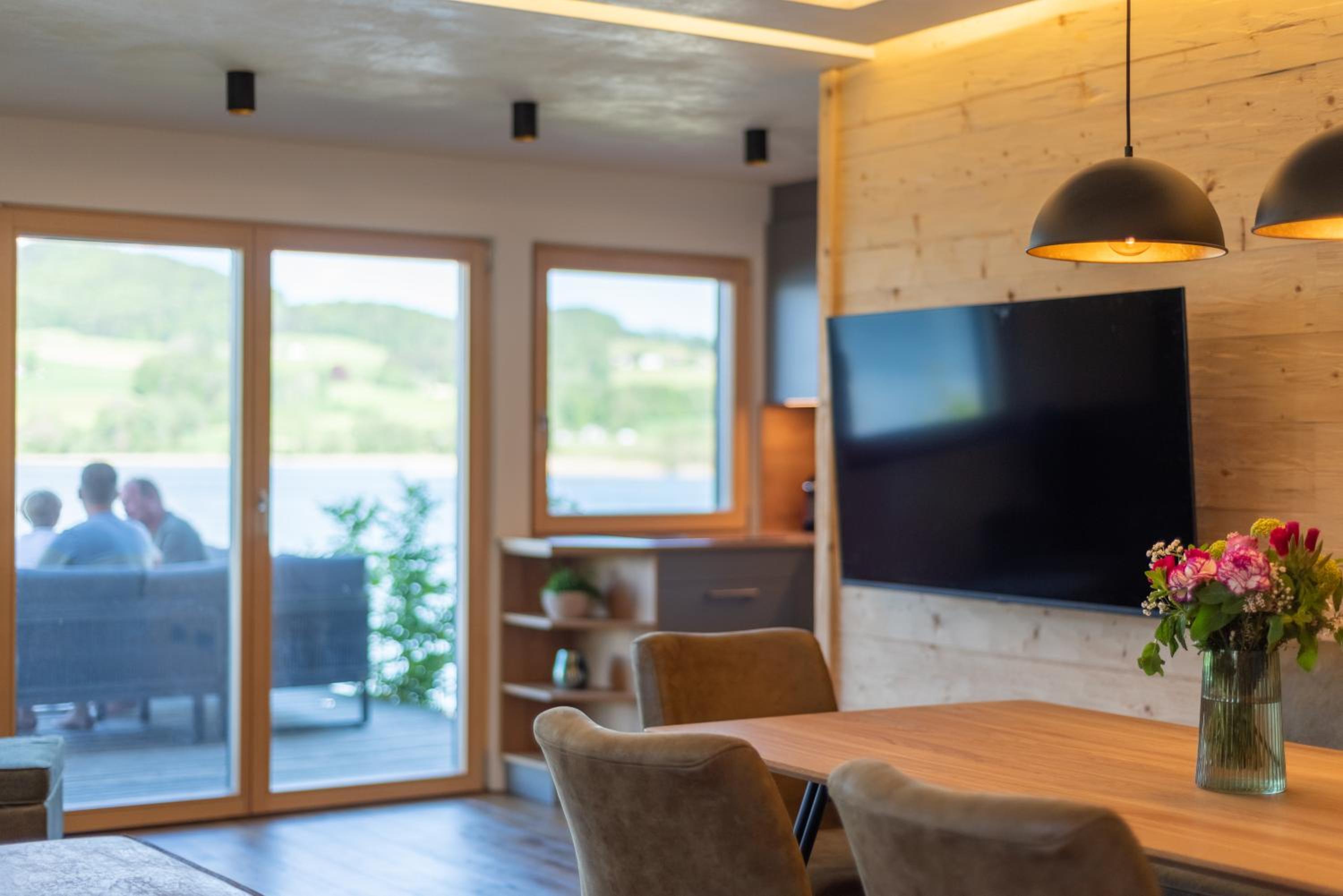 Exklusives Seehaus LAKEHOUSE in Bestlage mit privaten Sandstrand und eigenem Boot und SUP