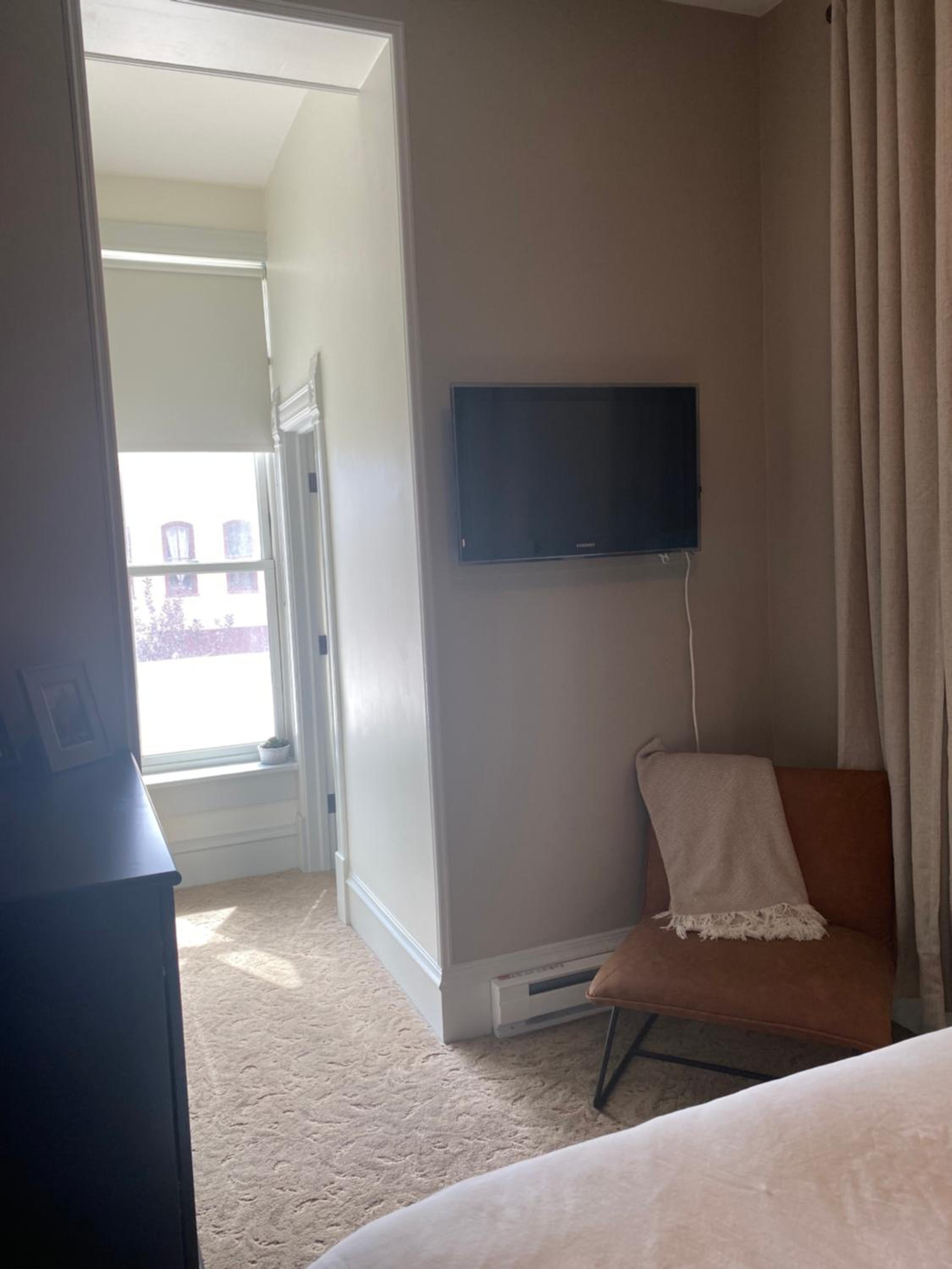 Cozy Condo in the Historic Palace Hotel, Downtown view 5