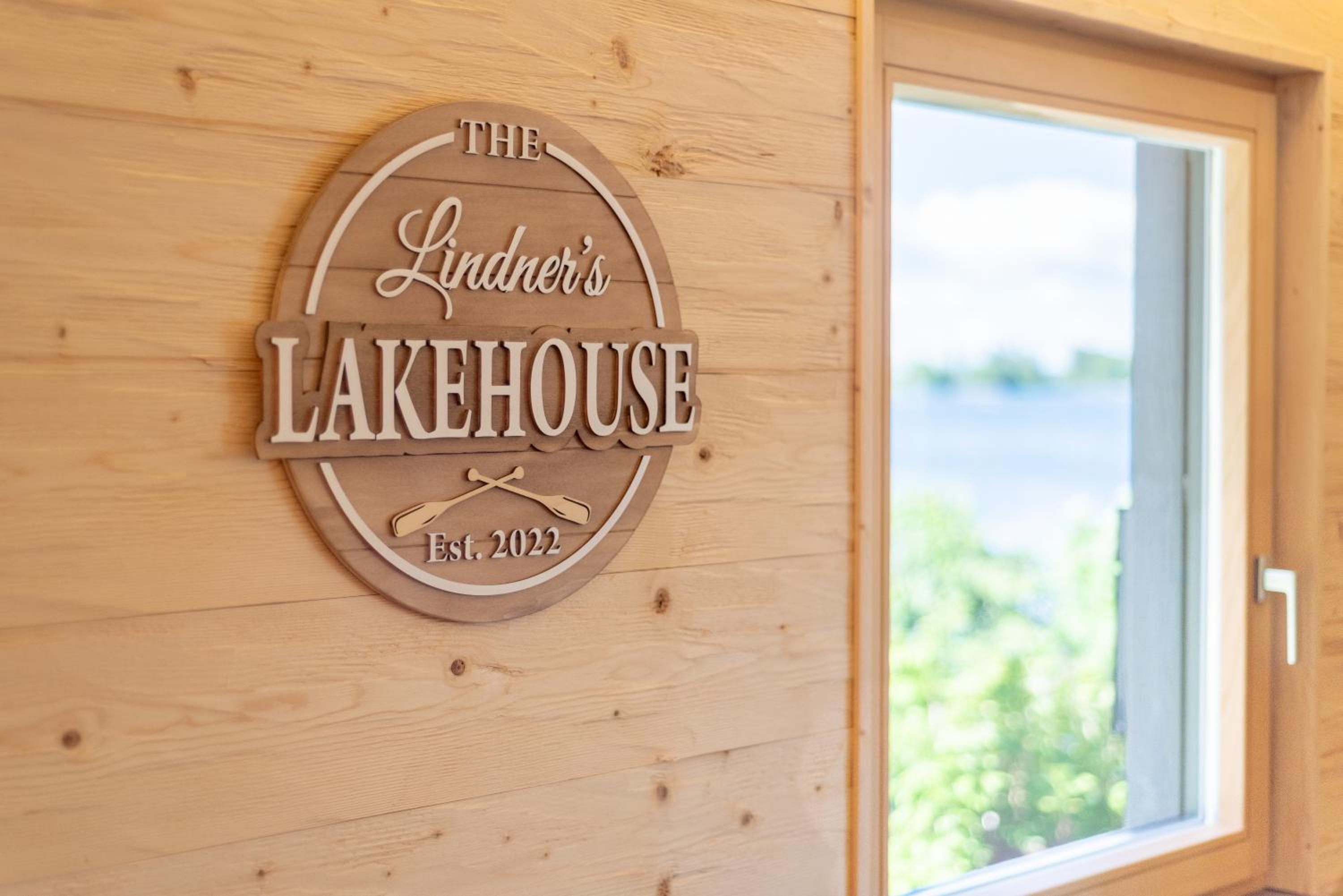 Exklusives Seehaus LAKEHOUSE in Bestlage mit privaten Sandstrand und eigenem Boot und SUP