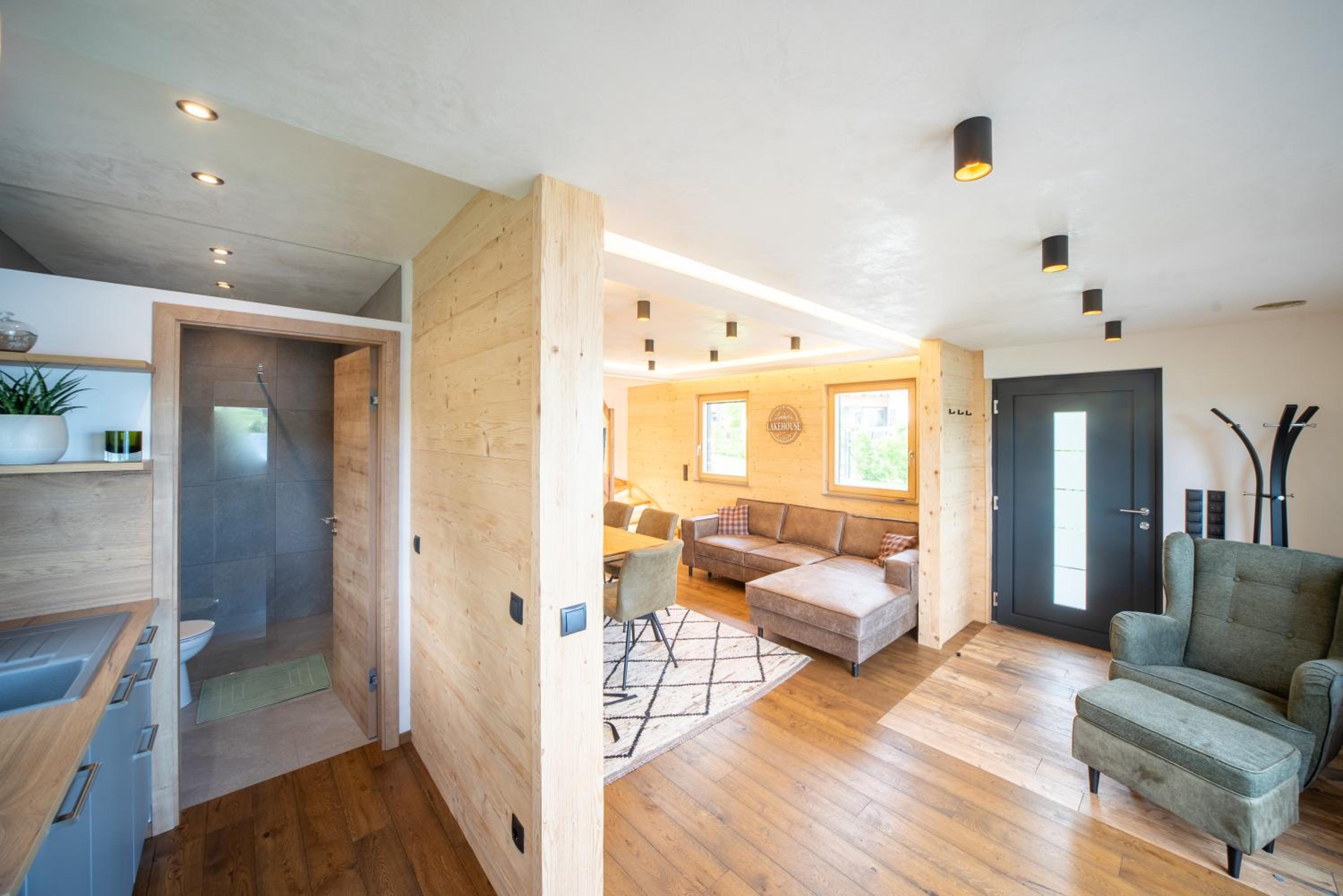 Exklusives Seehaus LAKEHOUSE in Bestlage mit privaten Sandstrand und eigenem Boot und SUP
