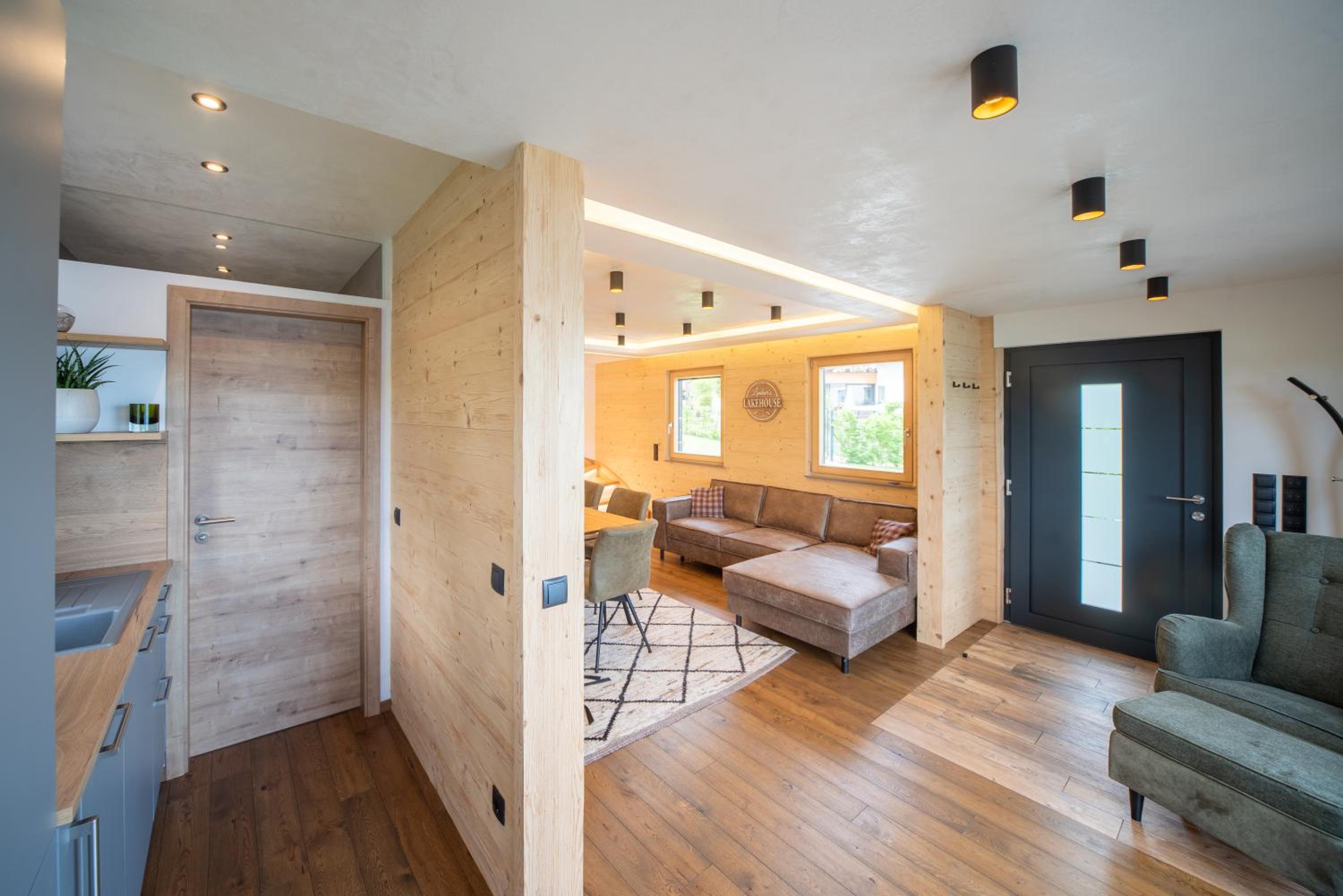 Exklusives Seehaus LAKEHOUSE in Bestlage mit privaten Sandstrand und eigenem Boot und SUP