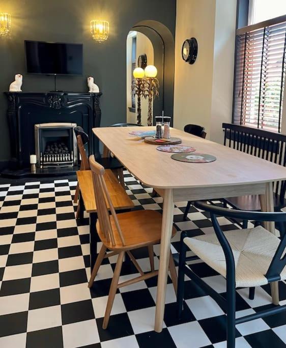 Lachie's Townhouse view 5