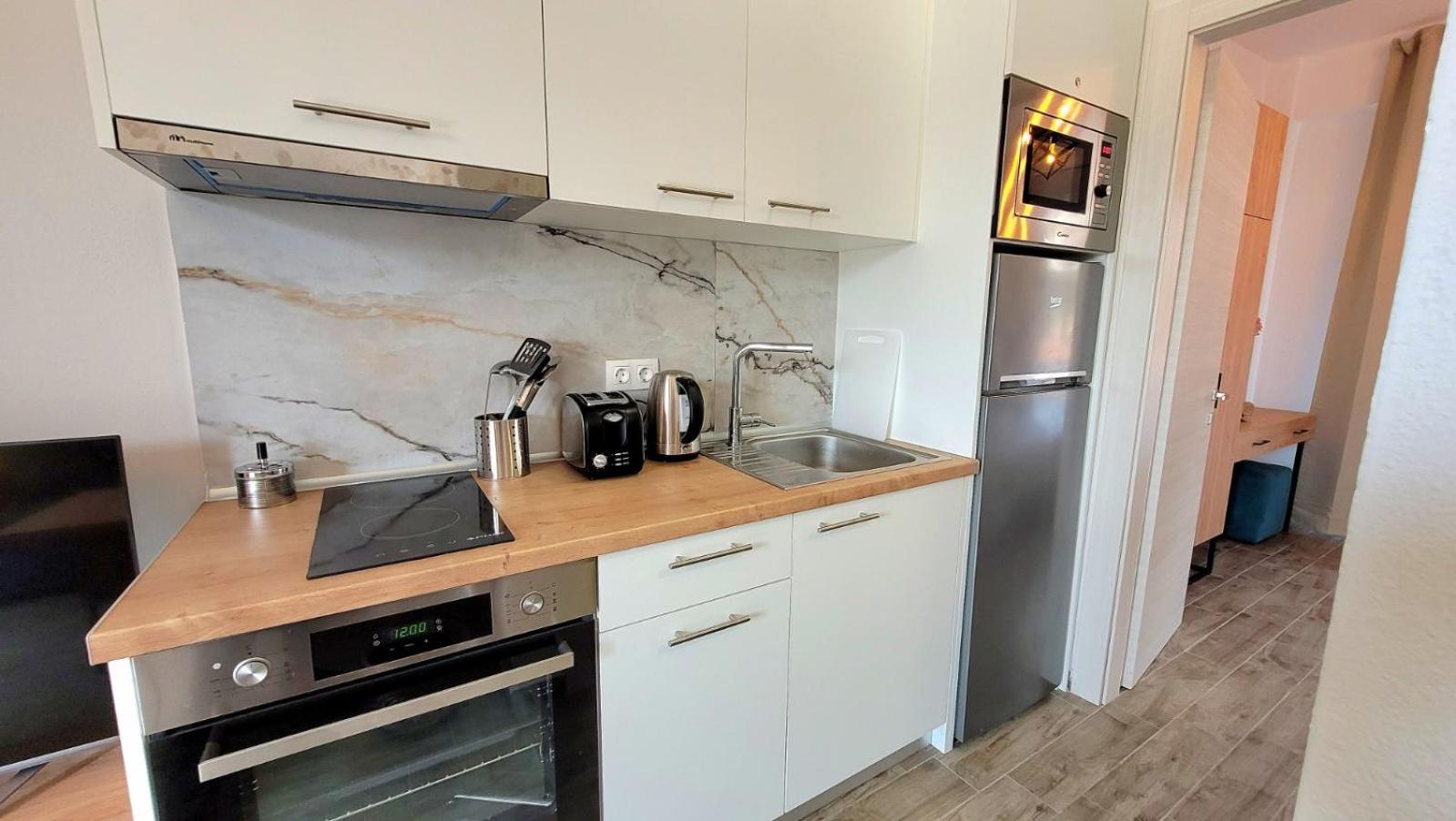 Ethra Apartment T