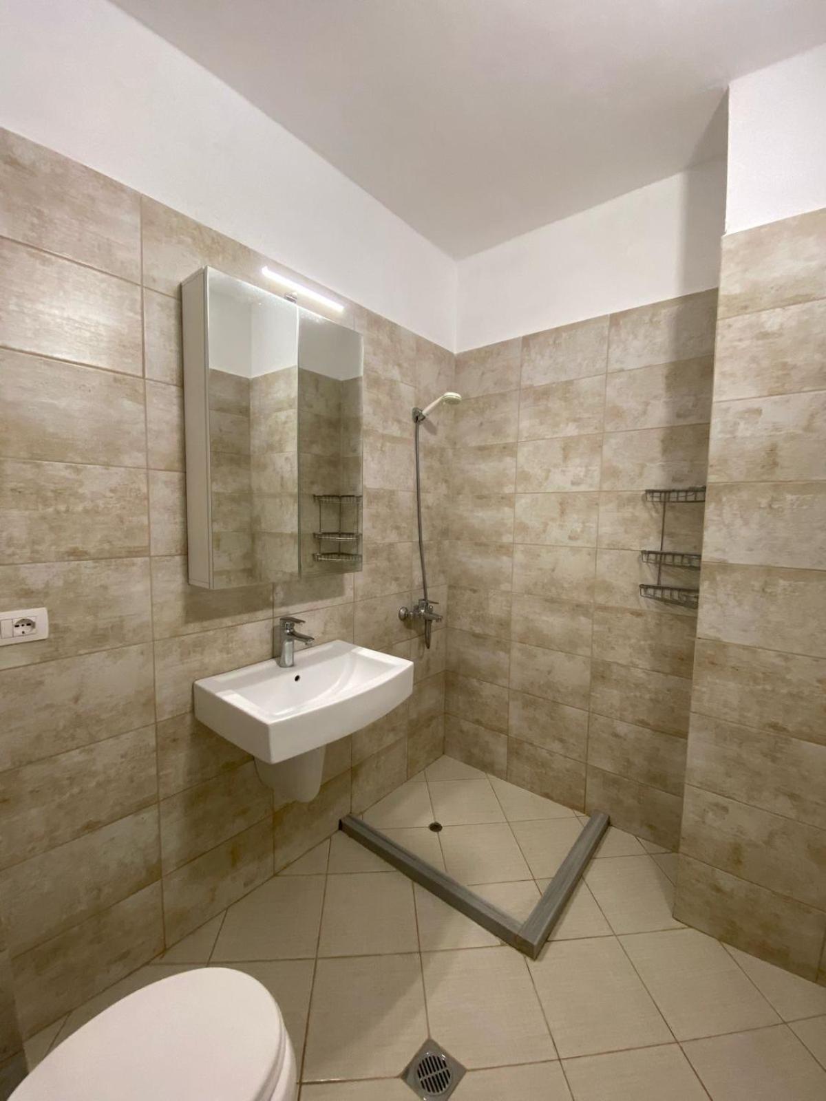 Alvi Apartment 1