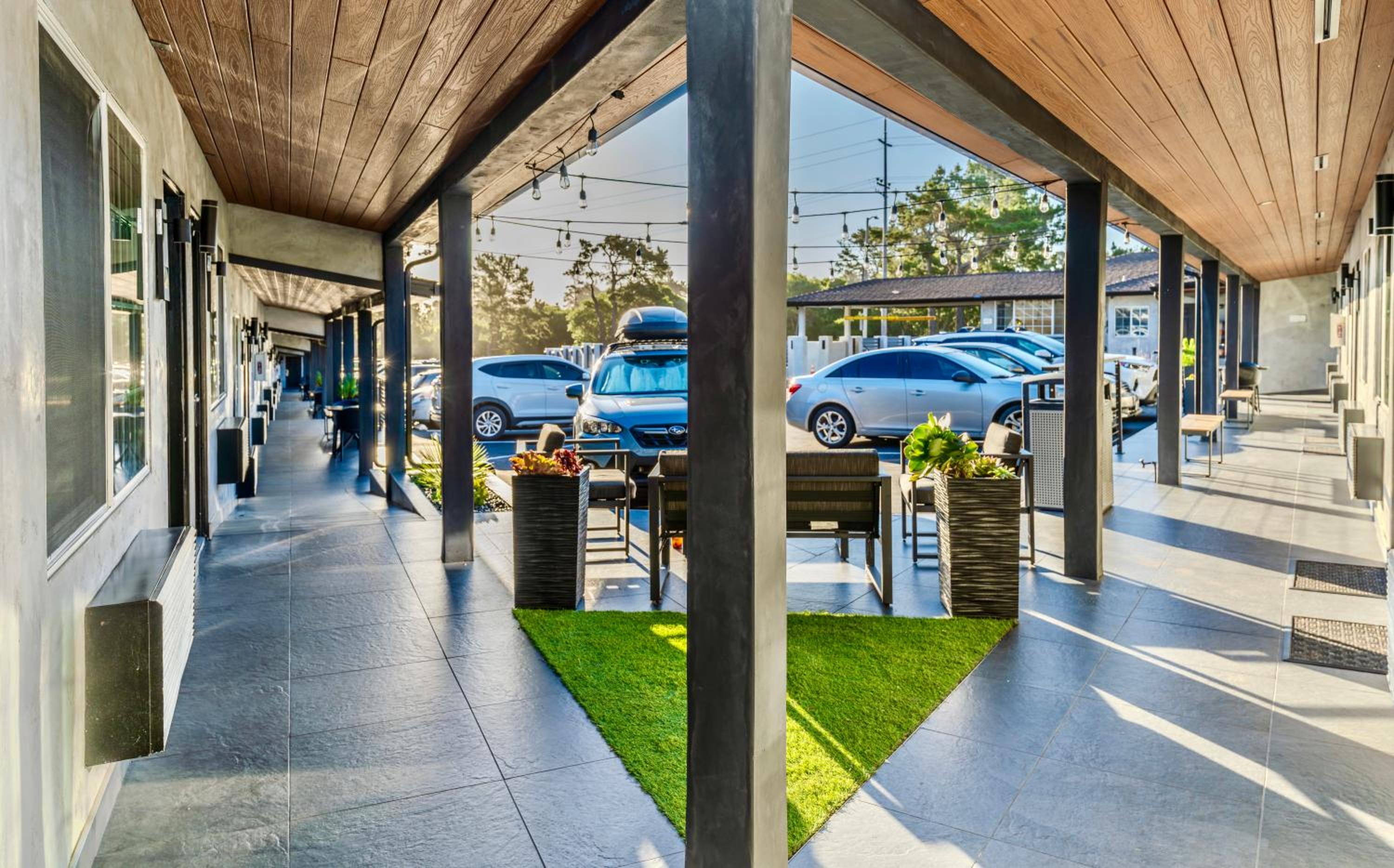 Monterey Surf Inn view 2