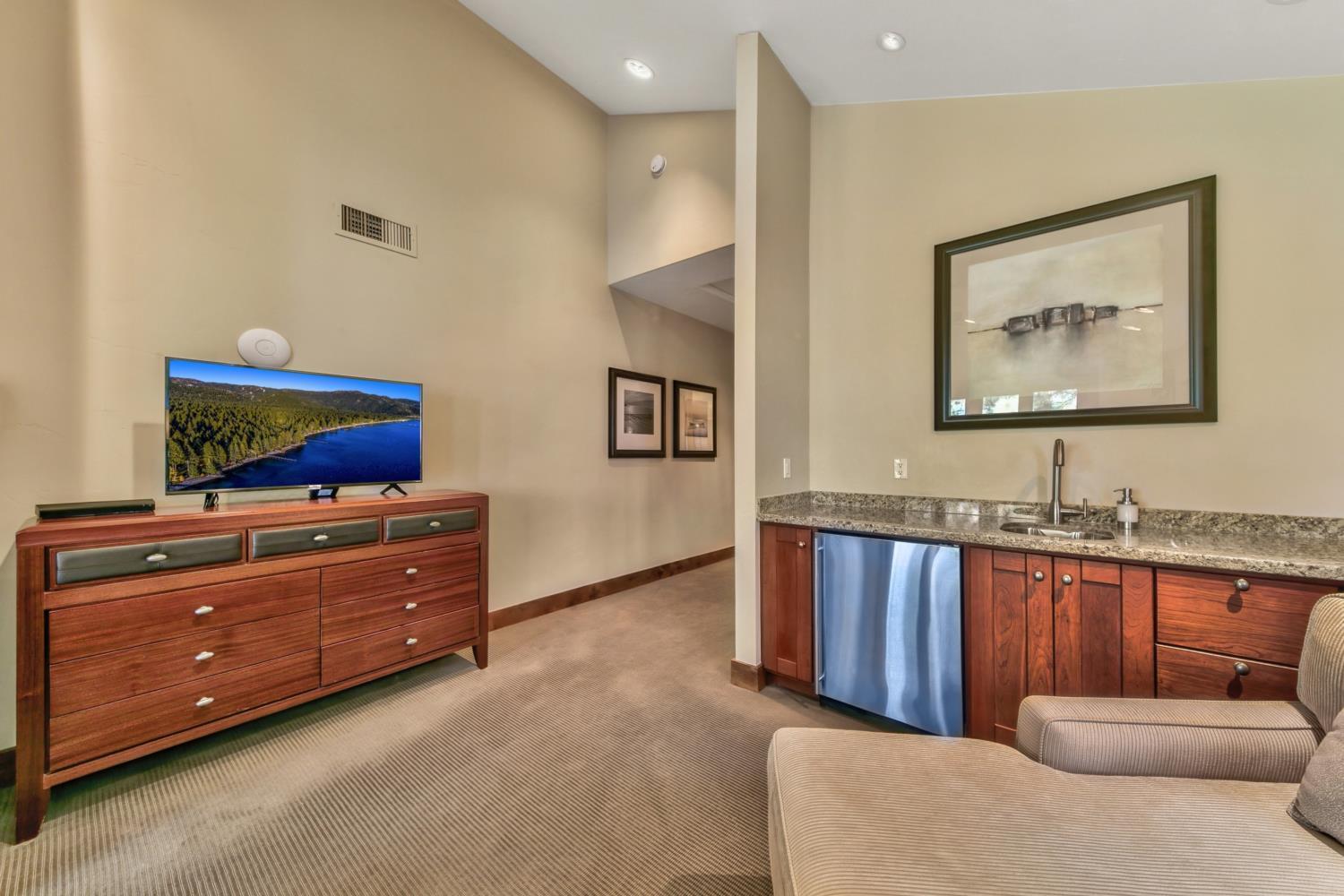 Lake Tahoe Vacations - Sierra Shores Four - Lakefront Vistas - Property Image 46