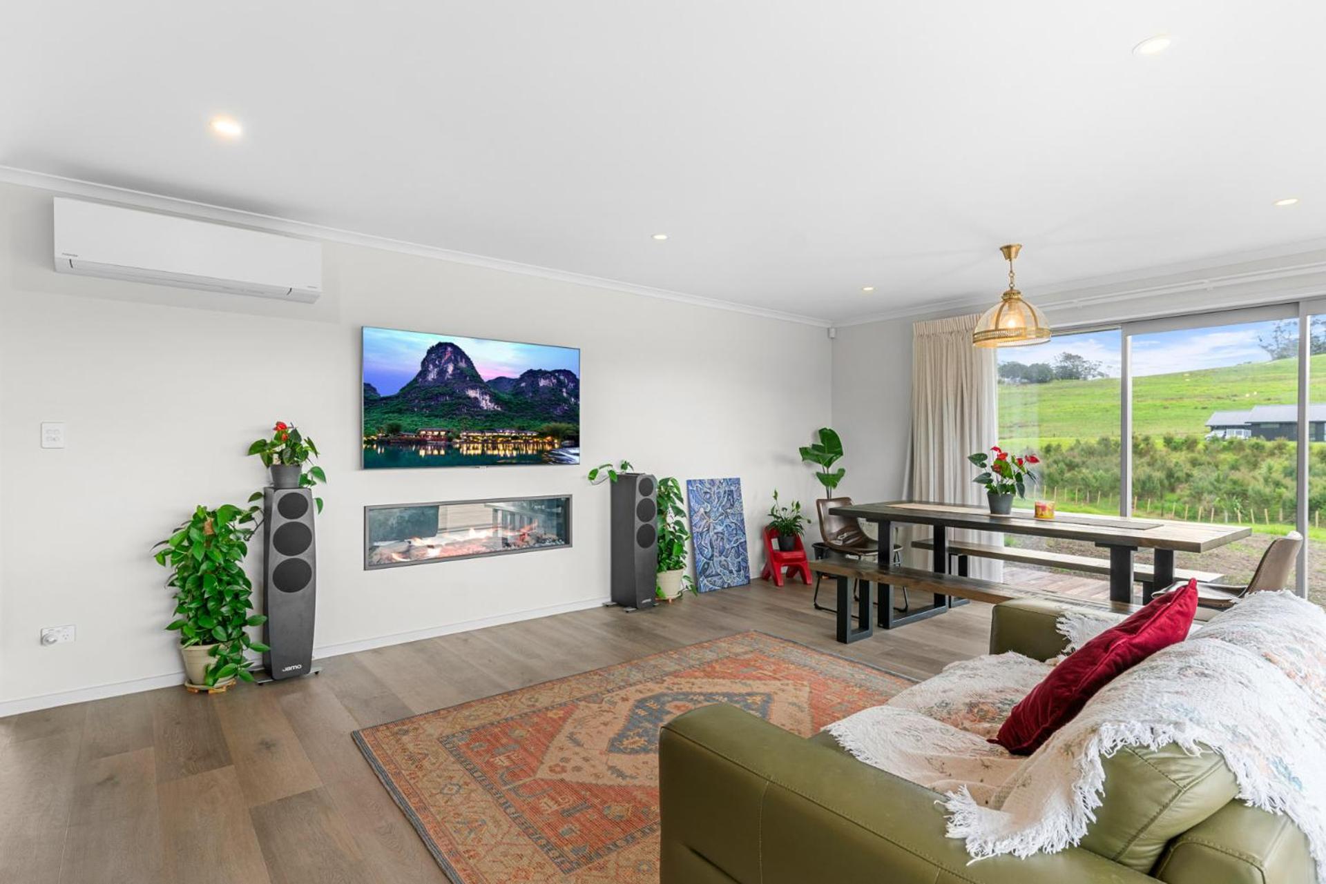 Rural Mangawhai - Hakaru Holiday Home view 4