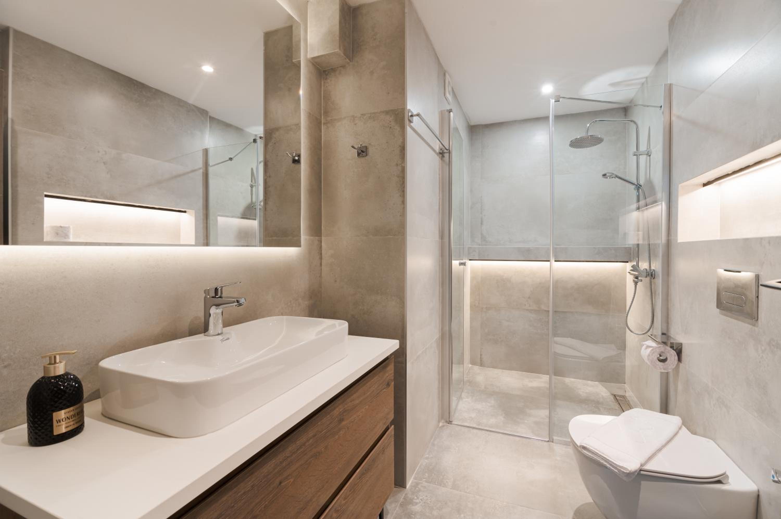Solis Luxury Apartments with Breakfast view 4