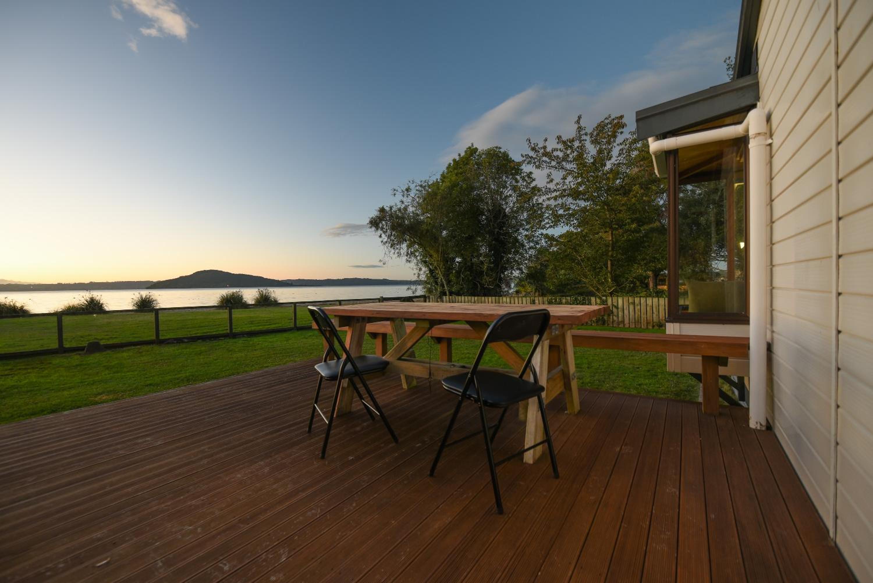 Cooper's Lakeside Cabin view 5