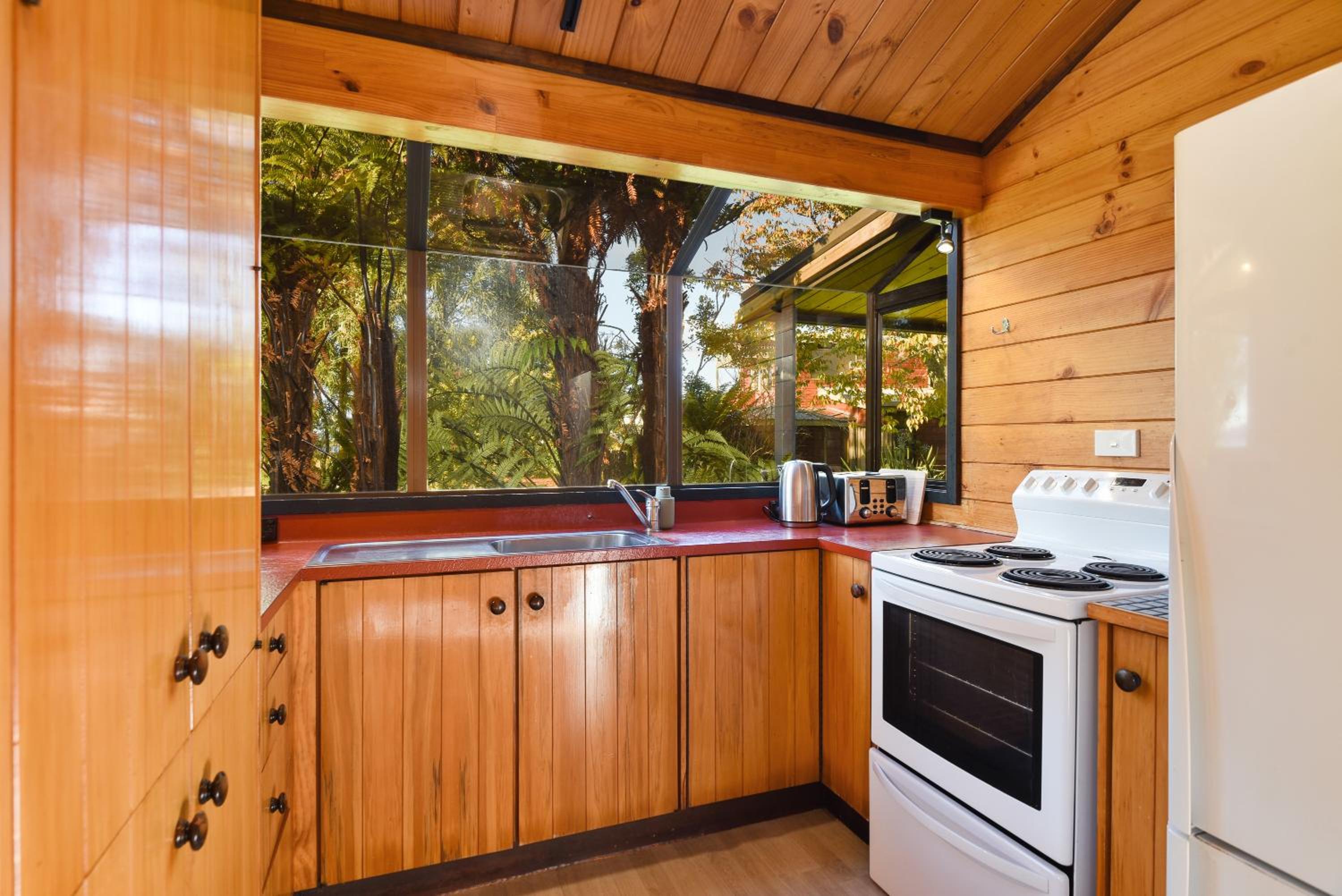 Cooper's Lakeside Cabin view 3
