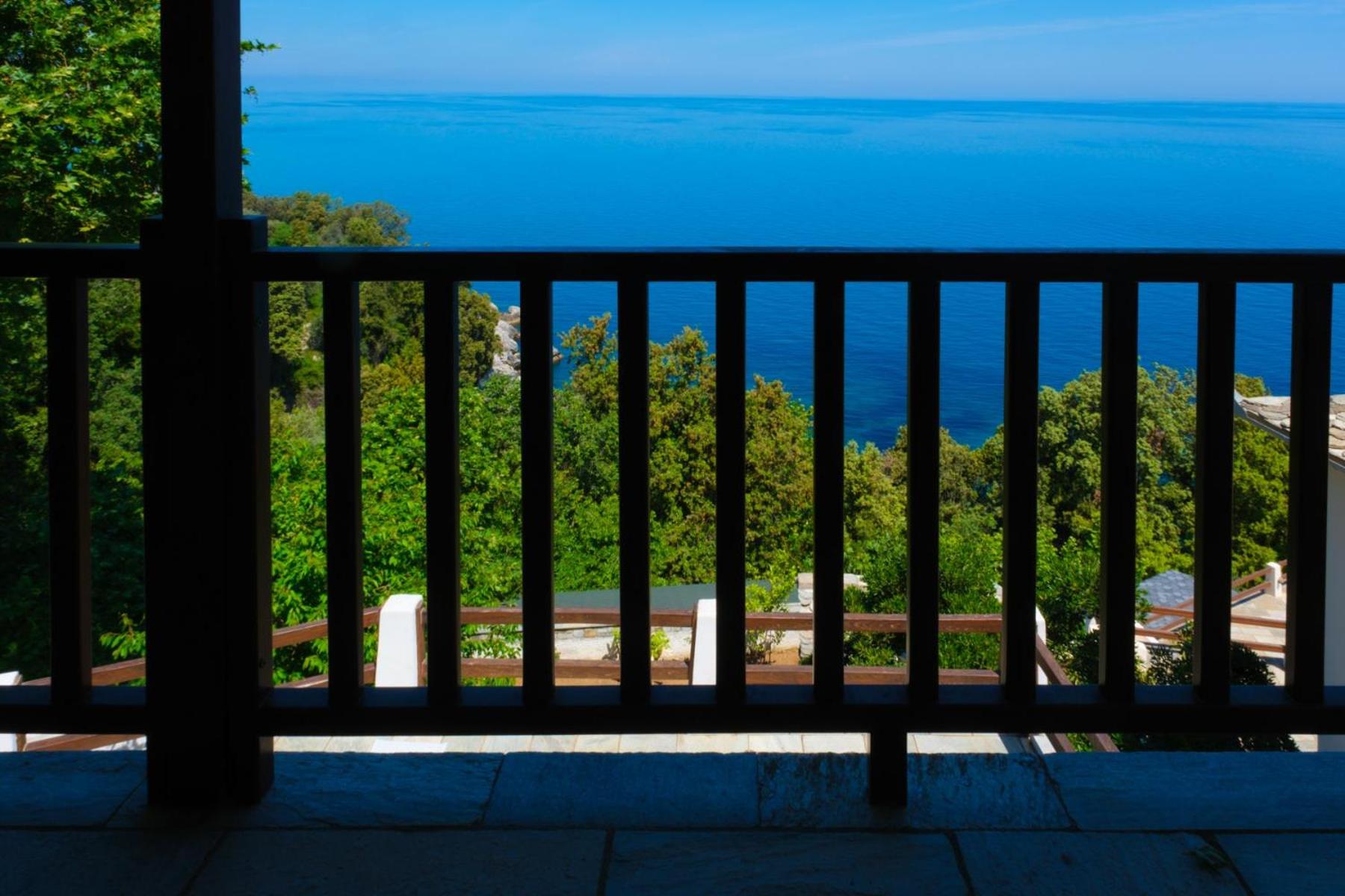 Hideaway in Damouchari with private access to sea ANNA's HORIZON