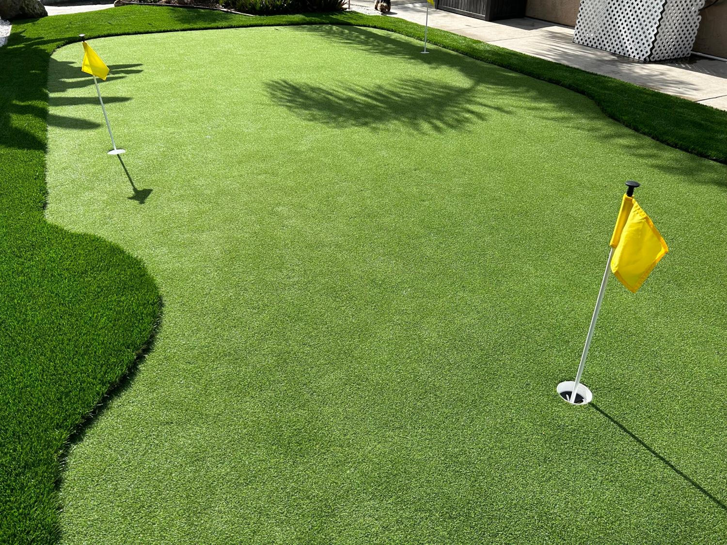 Oasis with heated pool, mini golf, hot tub & barbq area view 4