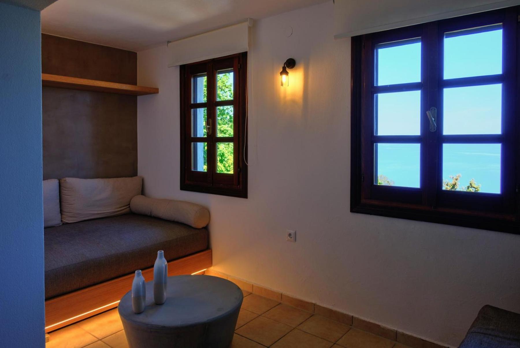 Hideaway in Damouchari with private access to sea ANNA's HORIZON