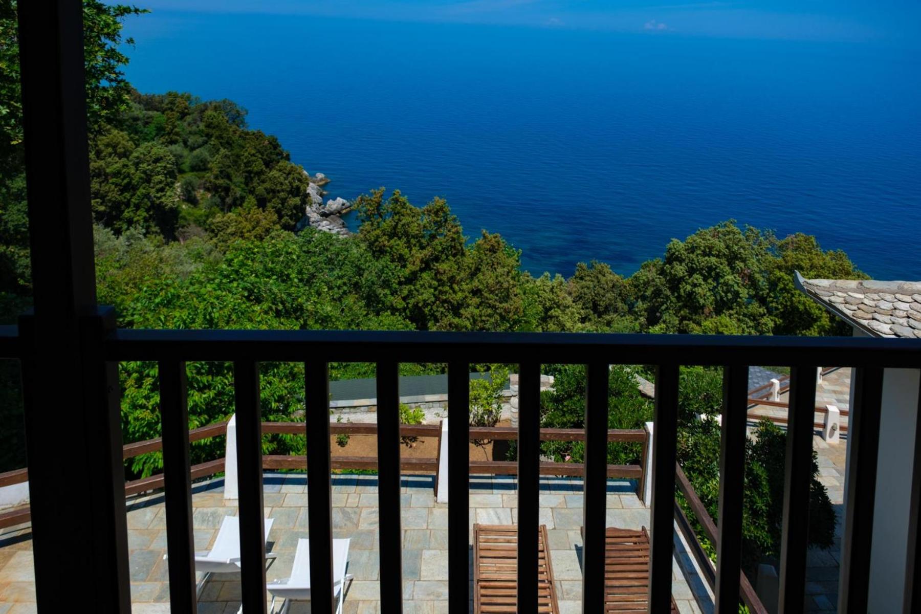 Hideaway in Damouchari with private access to sea ANNA's HORIZON
