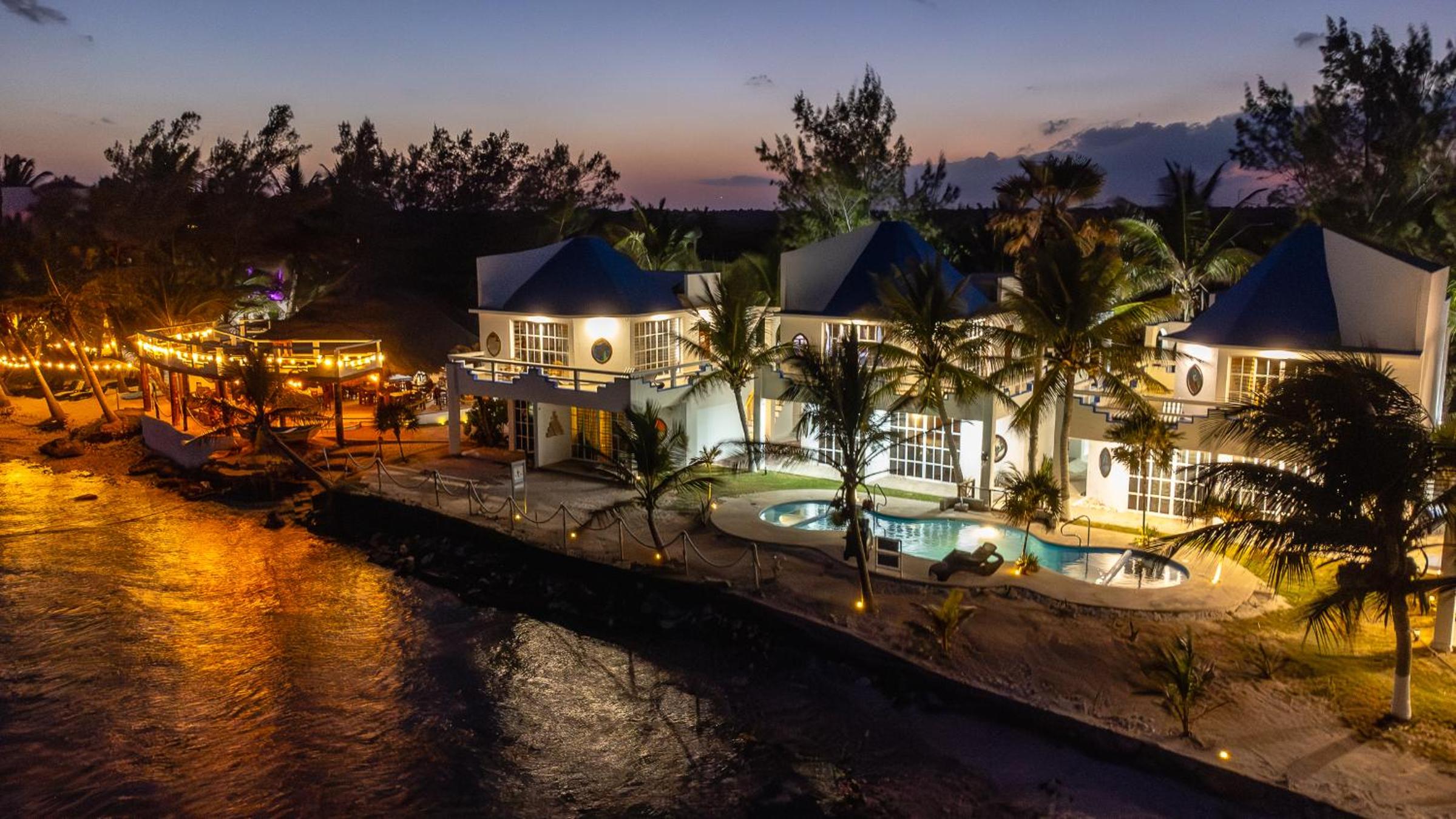 Hotel Casa Cenote Hotel - Image 1