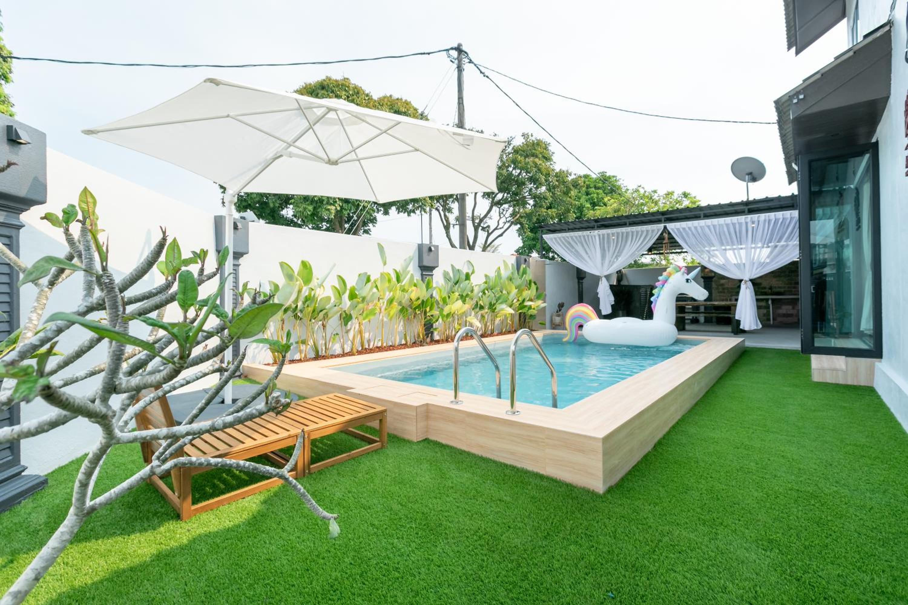 AFNA Wood House Private Pool Islamic Homestay photo 8