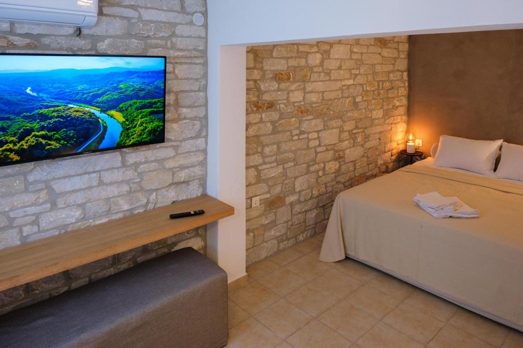 Hideaway in Damouchari with private access to sea ANNA's HORIZON