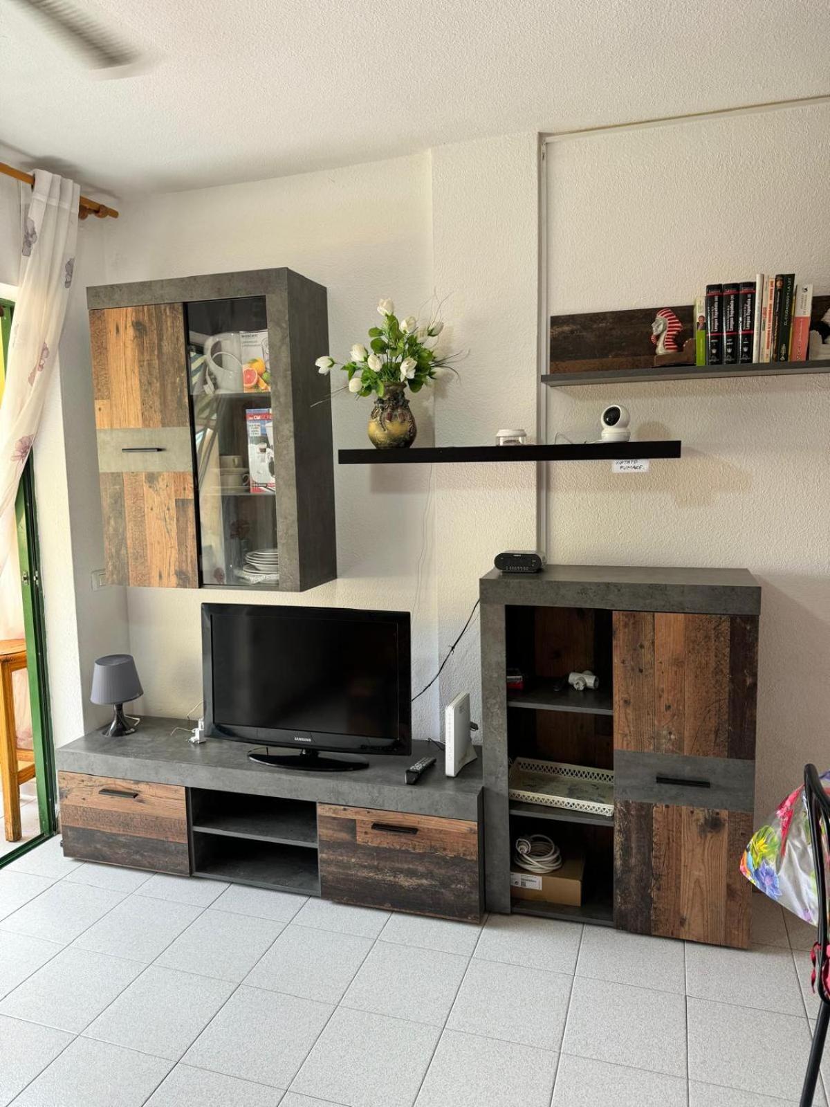 Orange Paradise Apartment