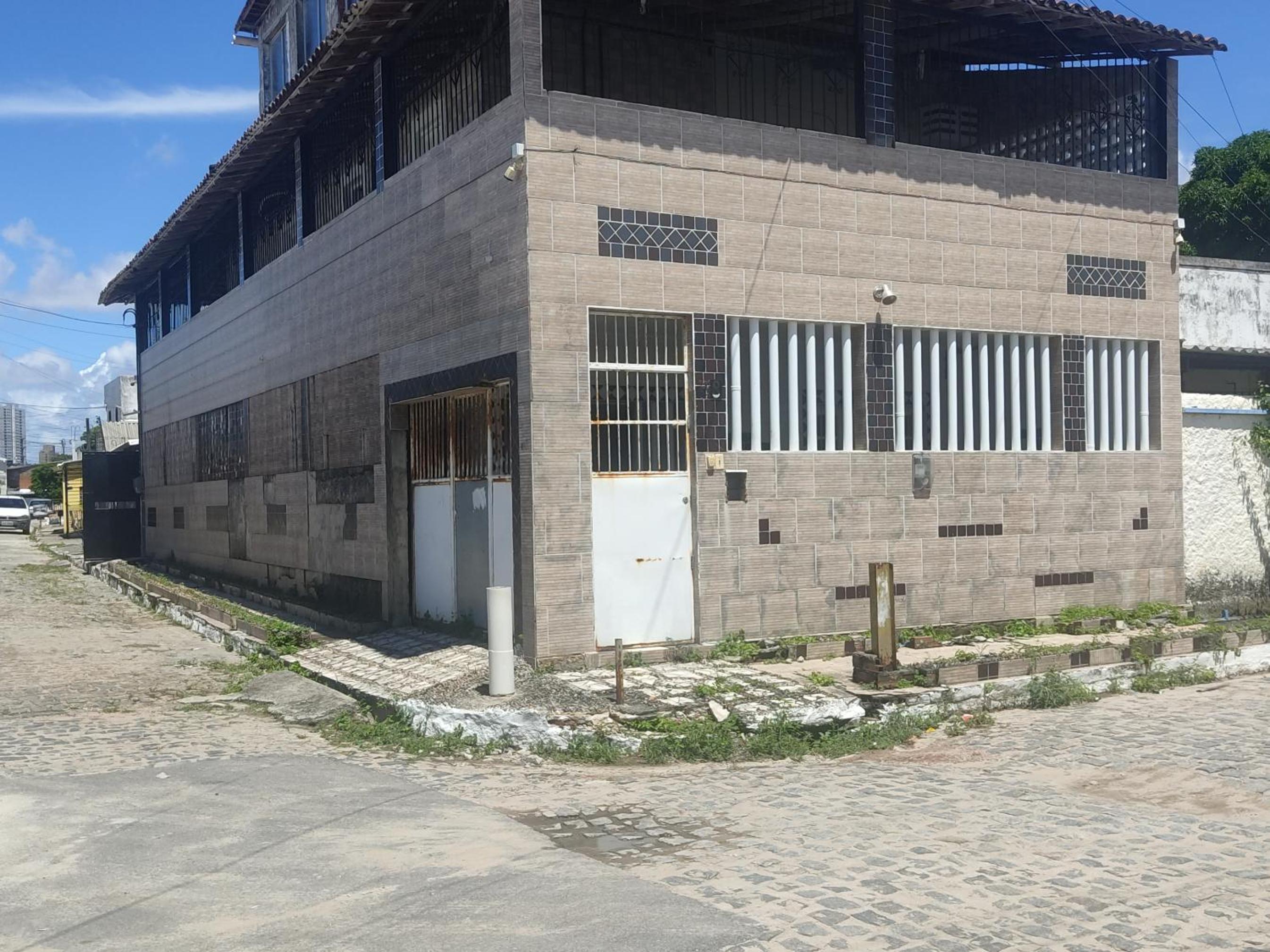 Casa - primeiro andar- perto do Centro de Convenções e Classic Hall