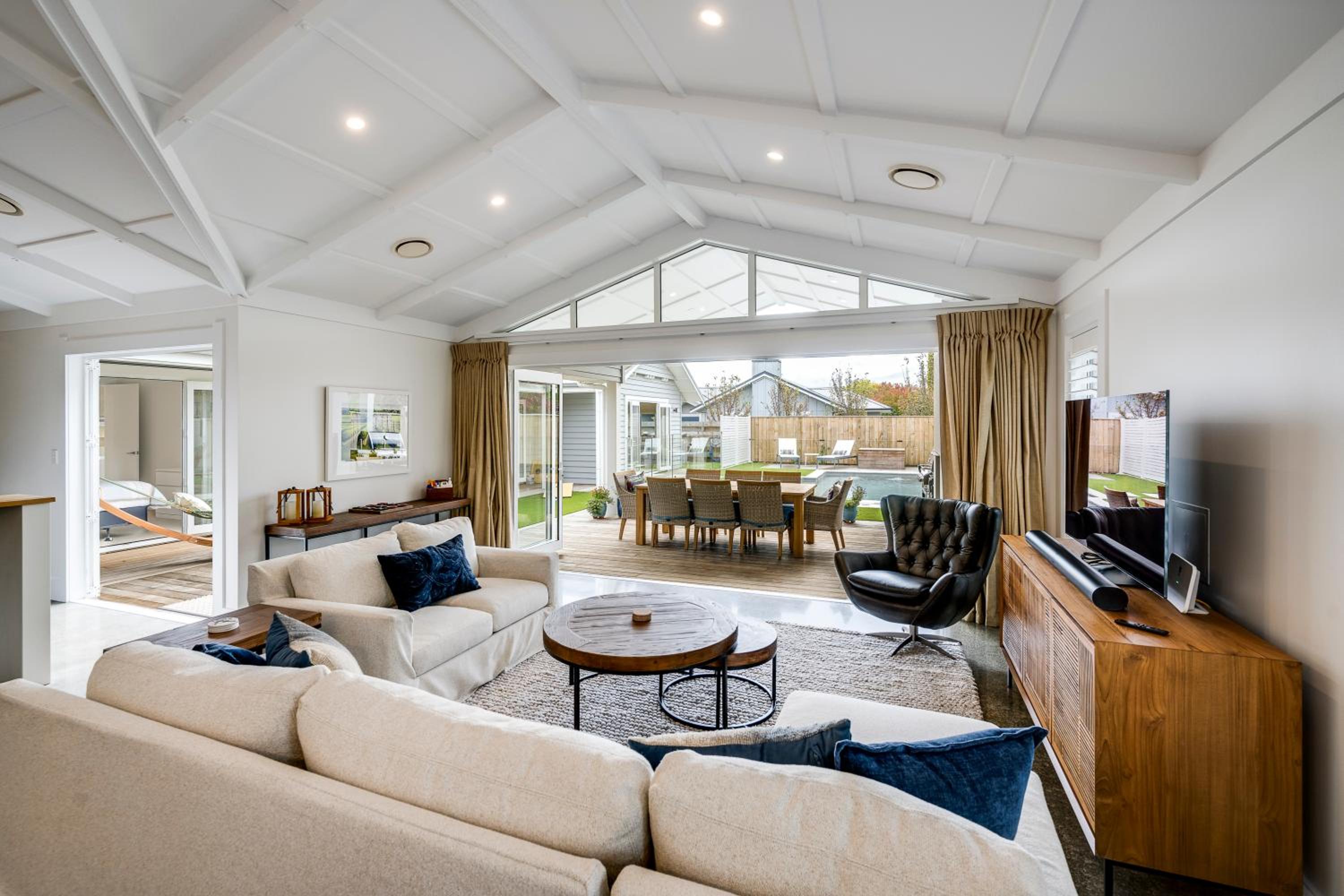 Modern Deluxe - Havelock North Holiday Home view 2