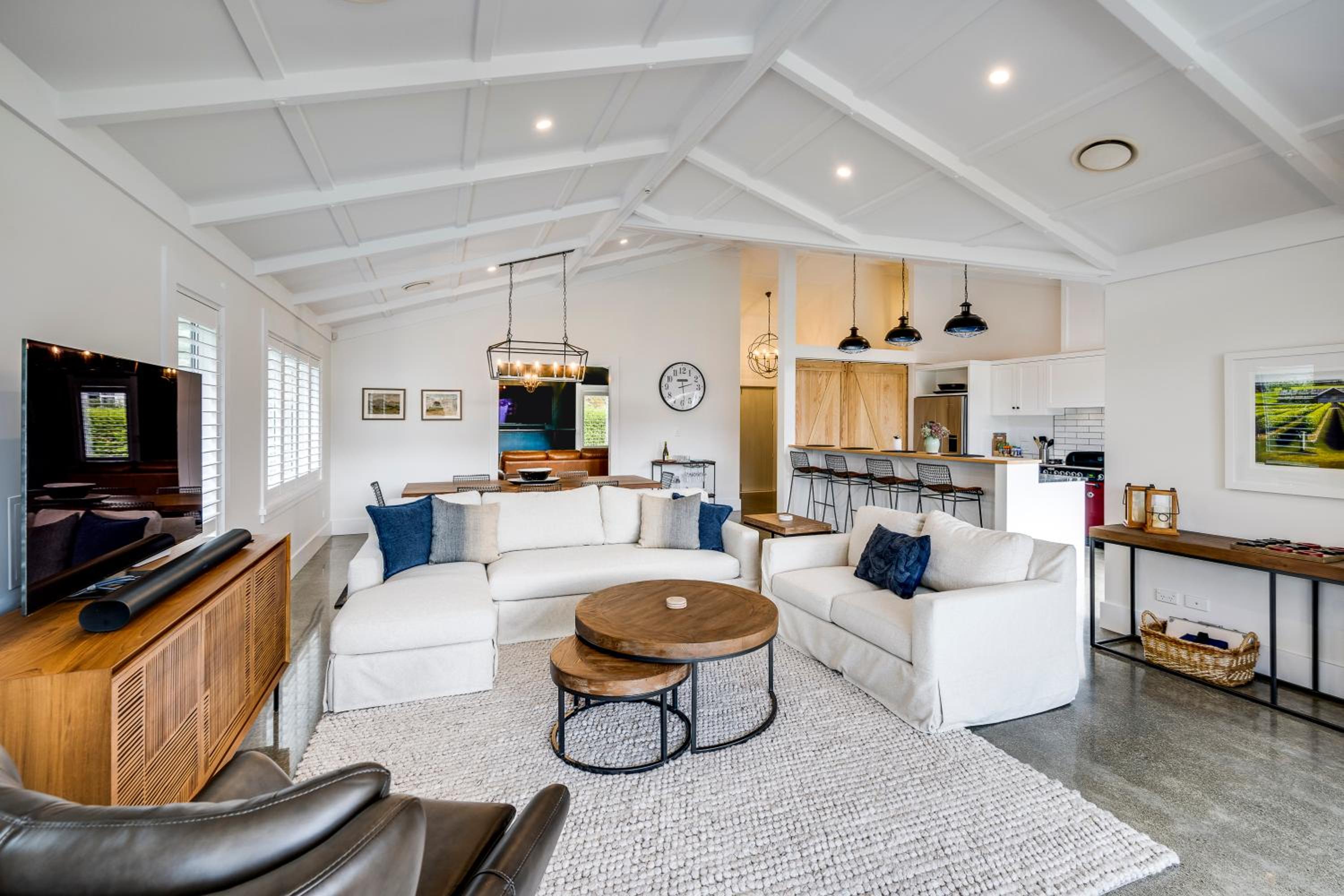Modern Deluxe - Havelock North Holiday Home view 4