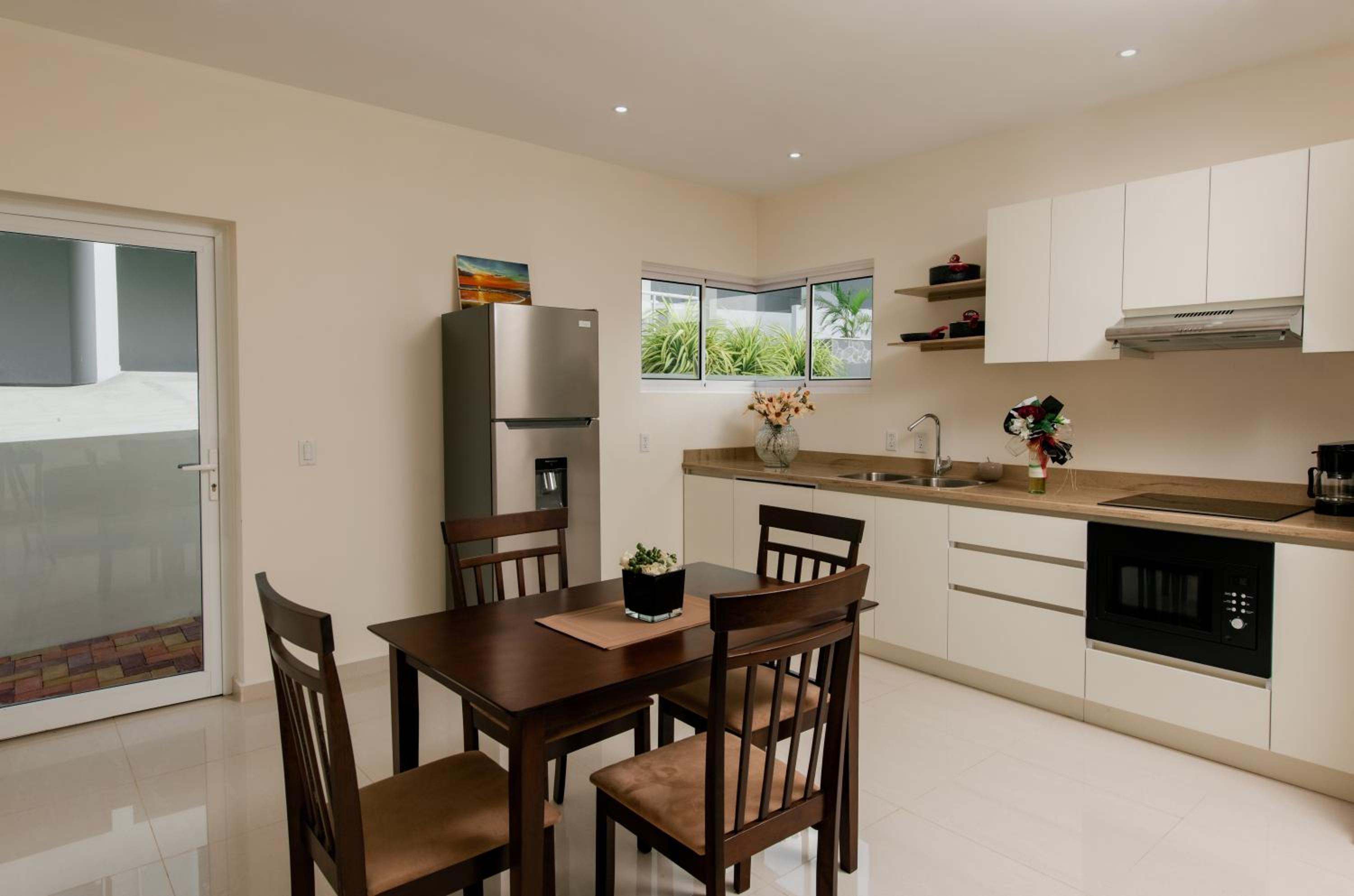 Papaya Hill Resort Apartment #1